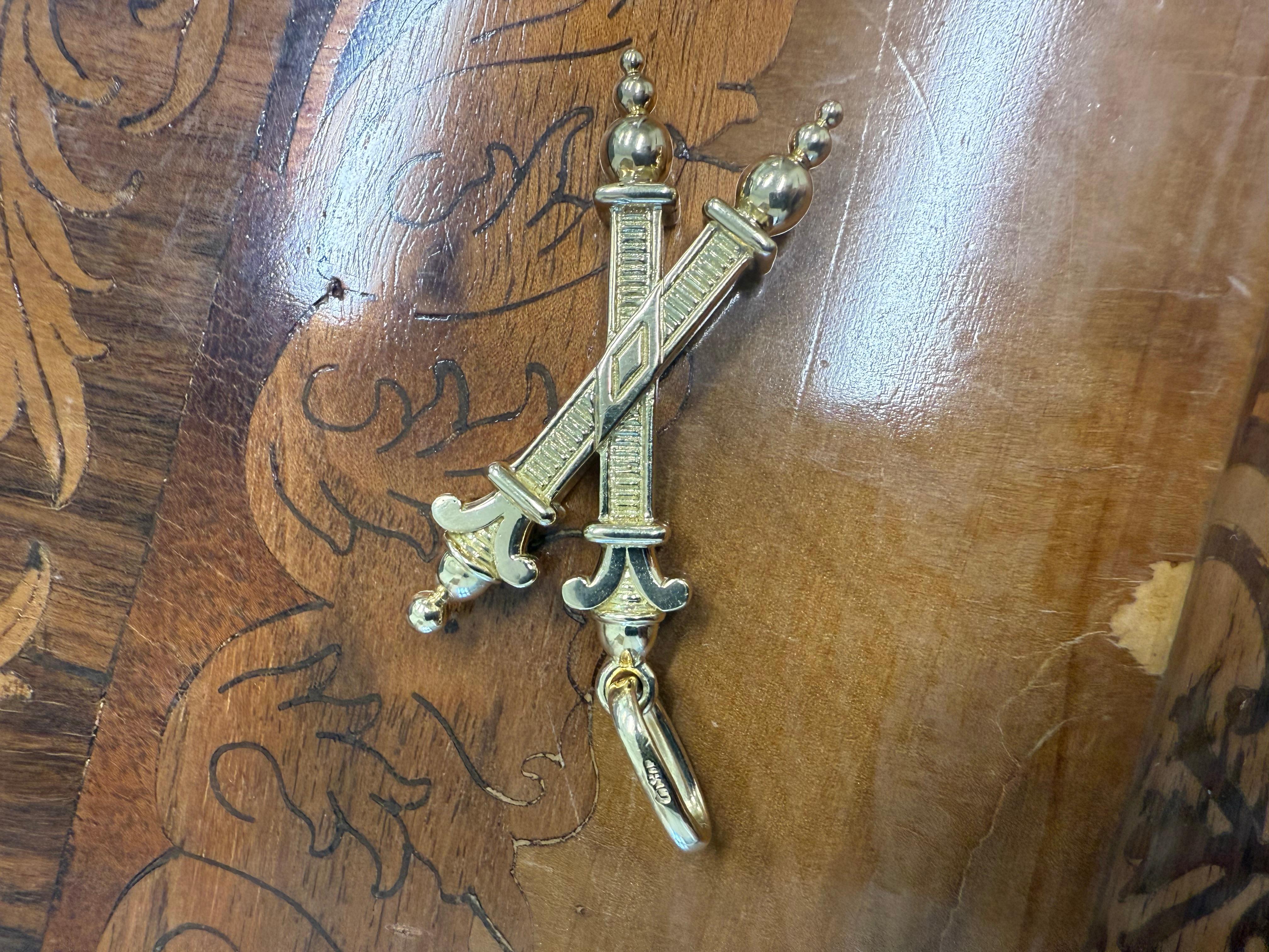 CARTIER Vintage 18k Yellow Gold Scroll Pendant Circs 1960s For Sale 4