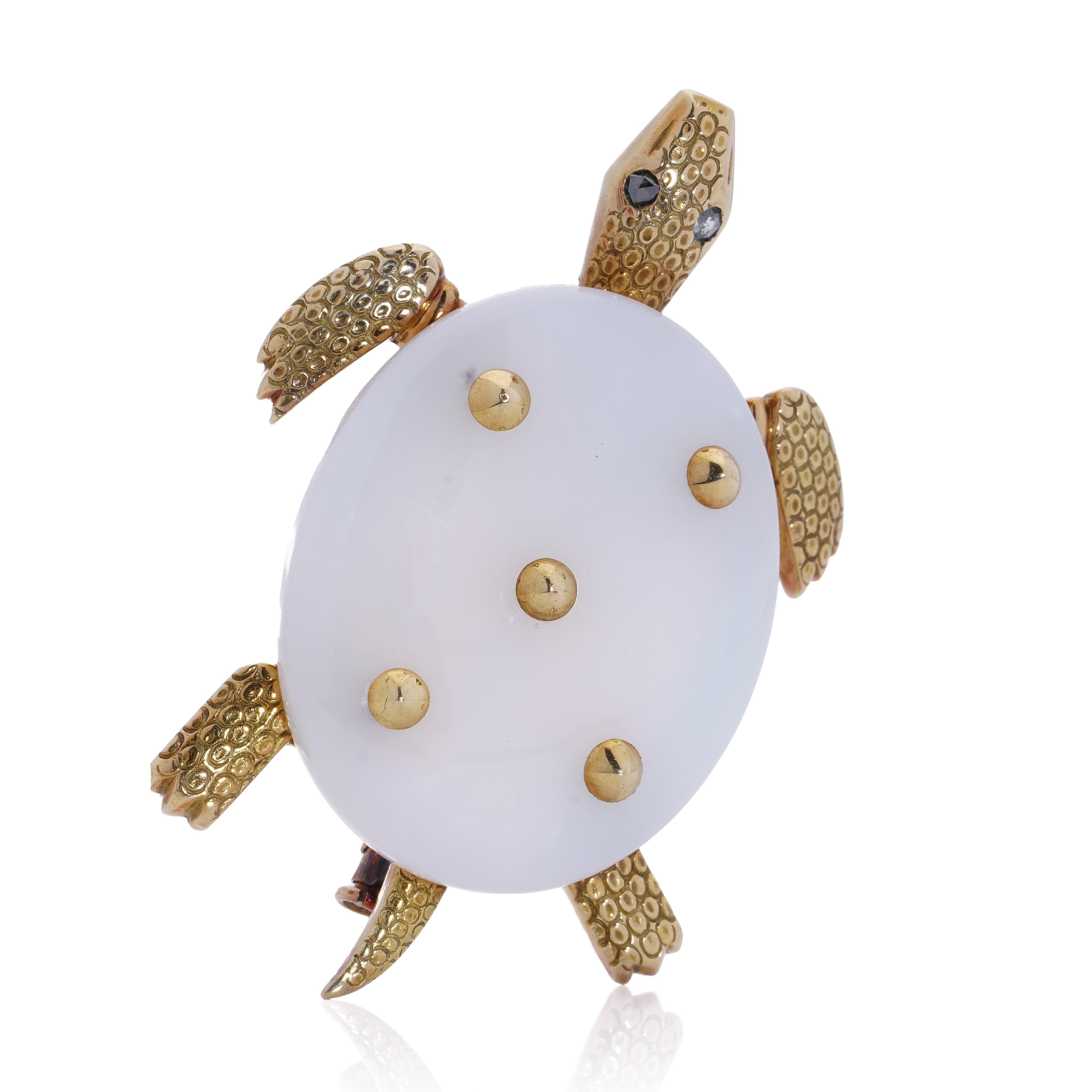 Cartier, broche tortue vintage en or jaune 18 carats et calcédoine blanche en vente 6