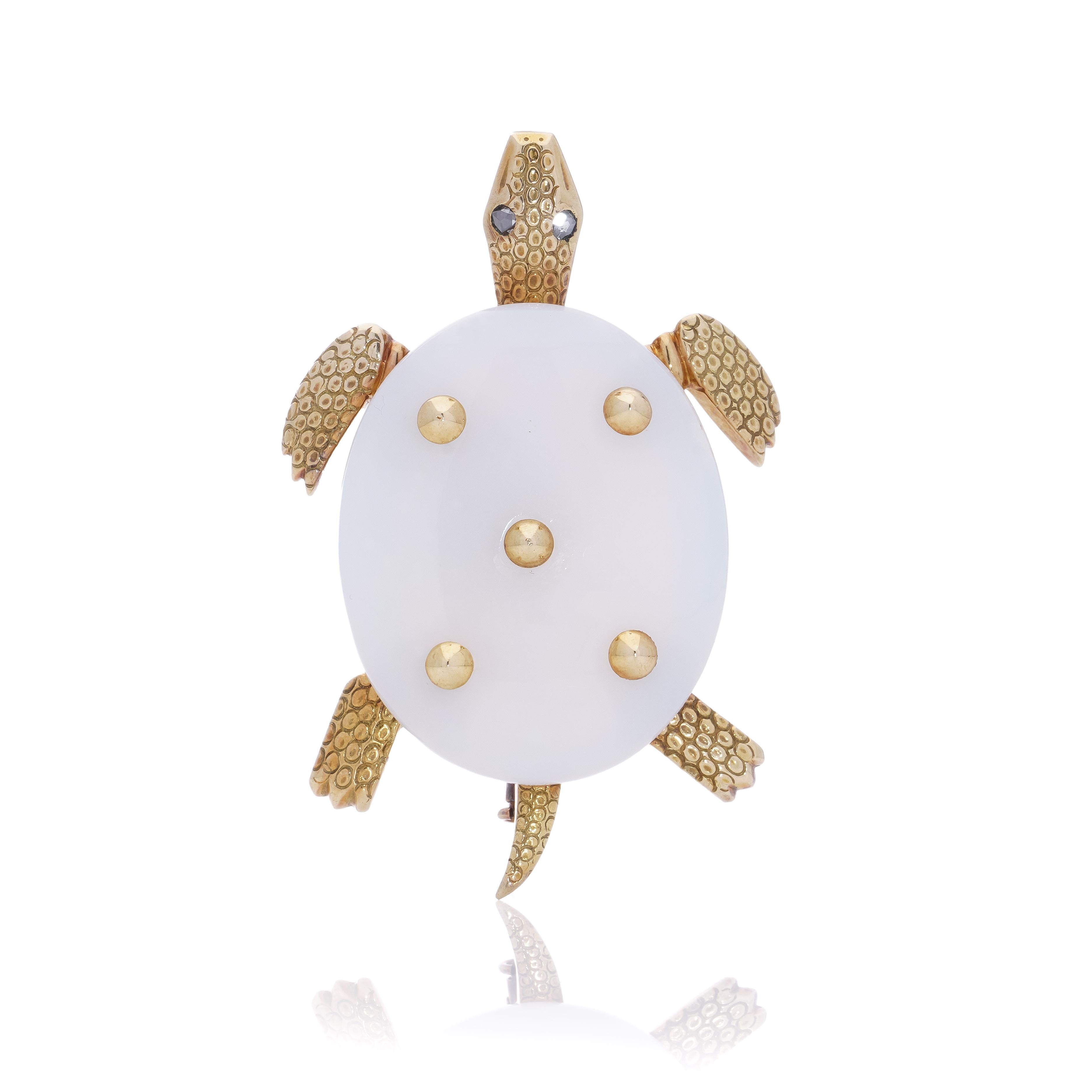 Oval Cut Cartier vintage 18kt. yellow gold and white chalcedony turtle brooch For Sale