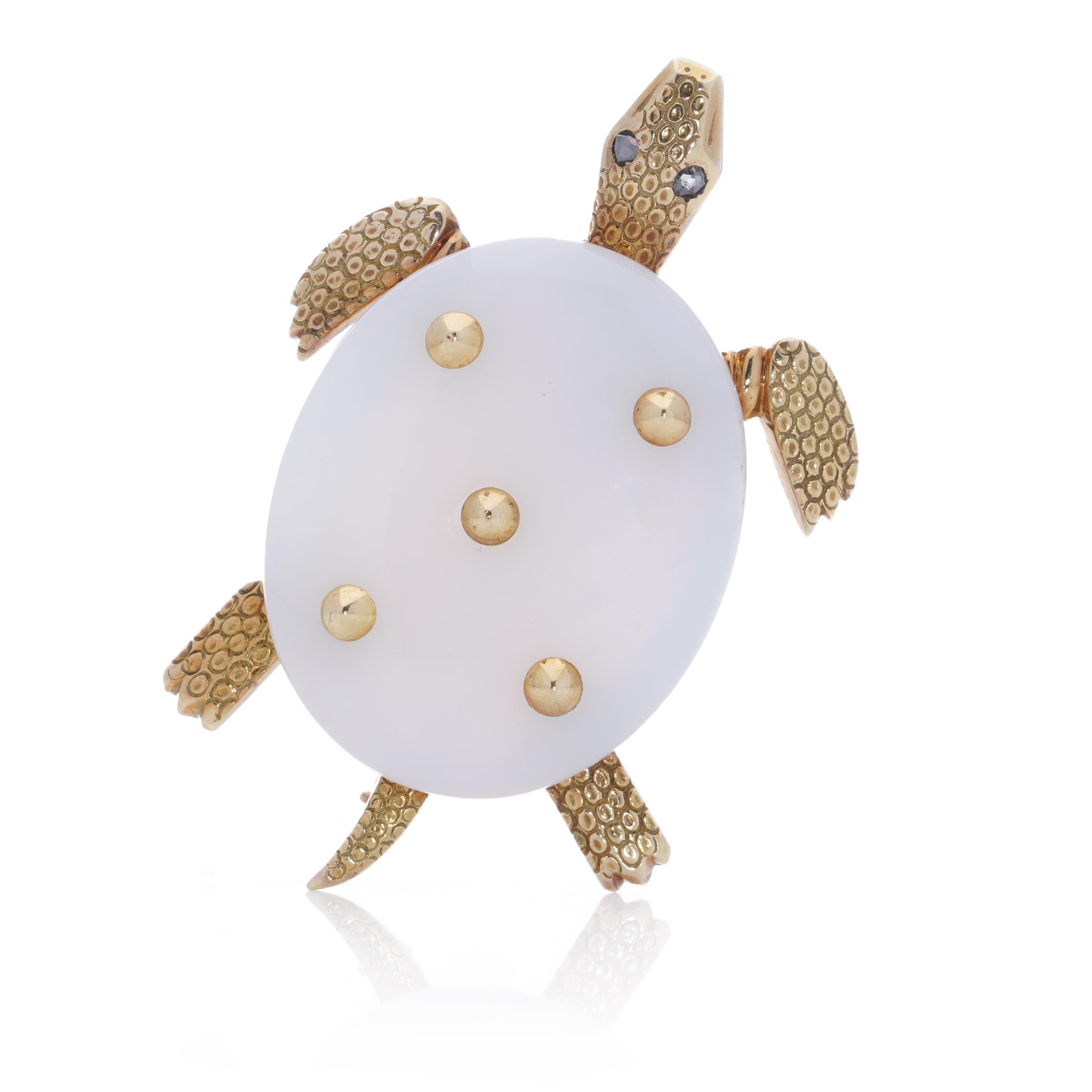 Cartier vintage 18kt. yellow gold and white chalcedony turtle brooch In Good Condition For Sale In Braintree, GB