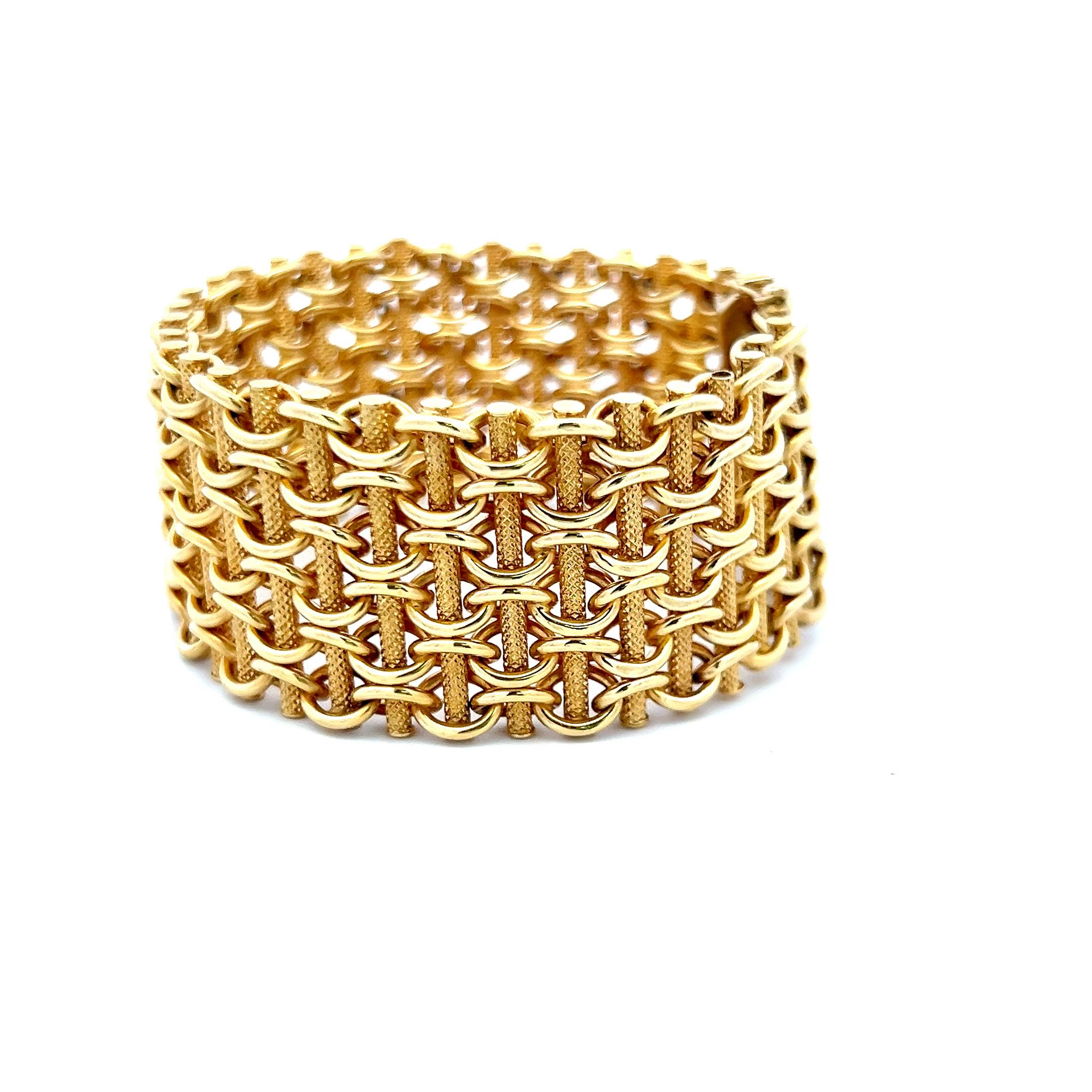 Women's Cartier Vintage 44.80 Grams 18 Karat Yellow Gold Bracelet For Sale