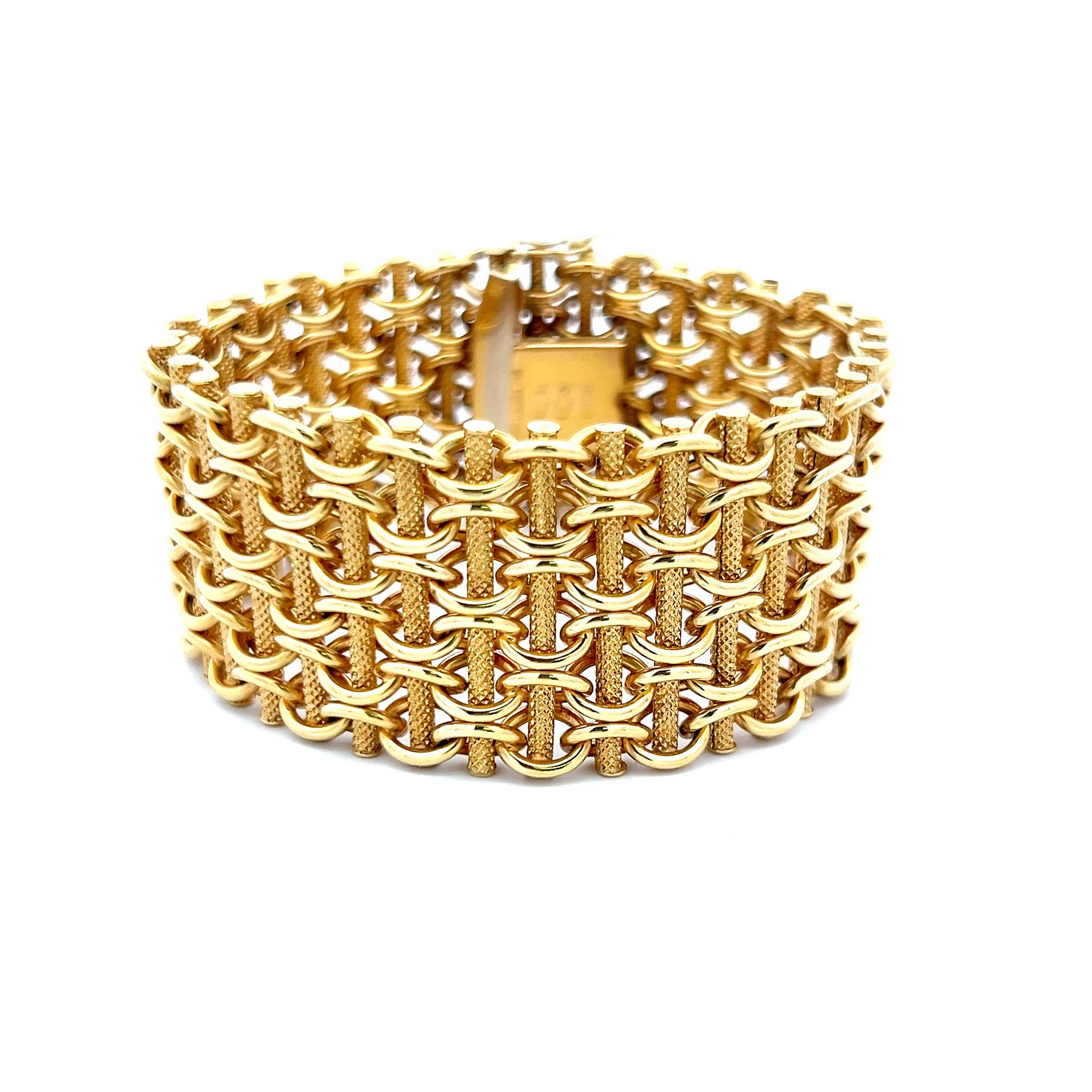 Cartier Vintage 44.80 Grams 18 Karat Yellow Gold Bracelet For Sale 1