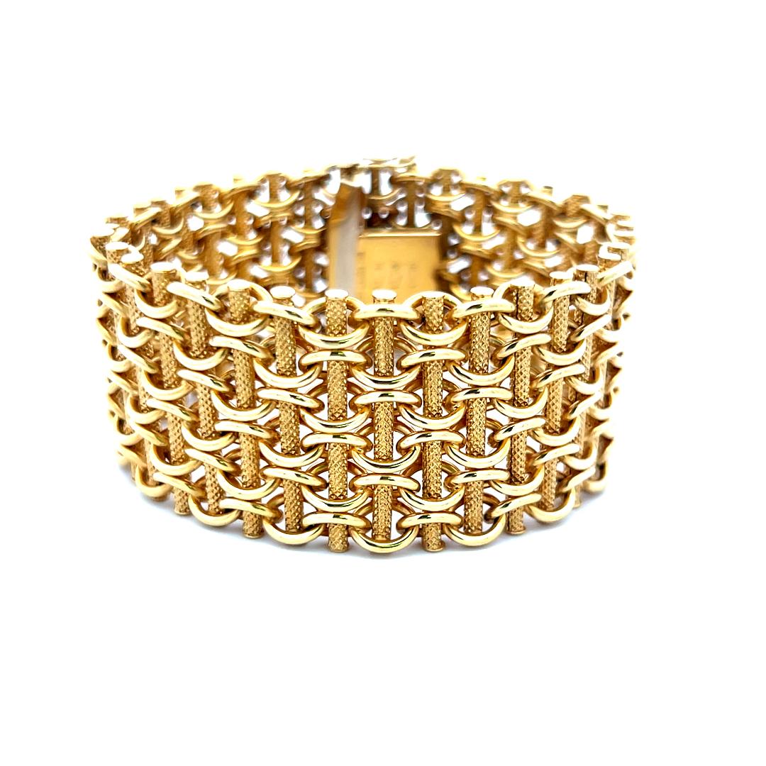 Cartier Vintage 44.80 Grams 18 Karat Yellow Gold Bracelet For Sale 2