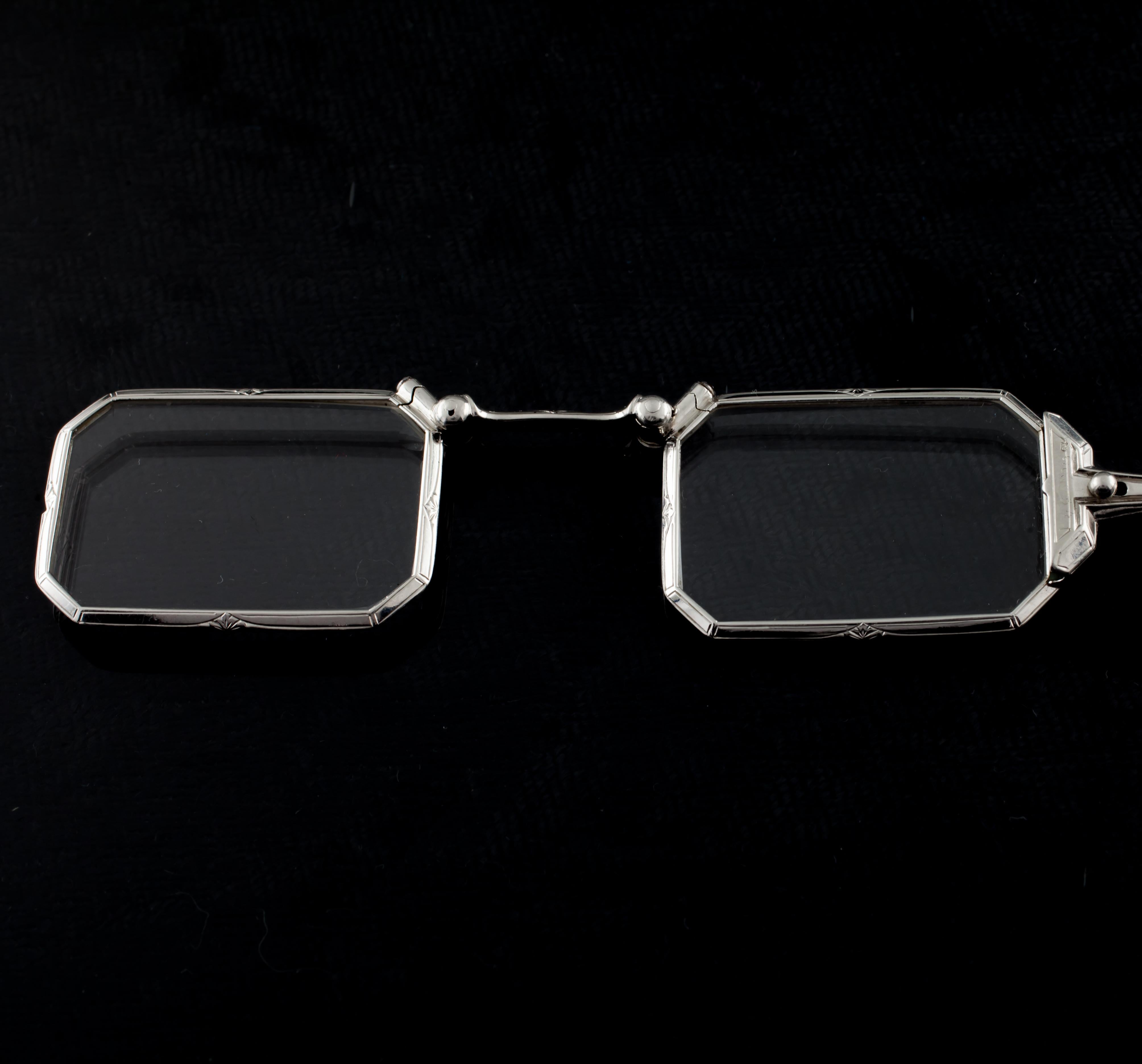 Cartier Vintage Art Deco 1920s Lorgnettes/Opera Glasses in Platinum w/ Diamonds In Fair Condition For Sale In Sherman Oaks, CA