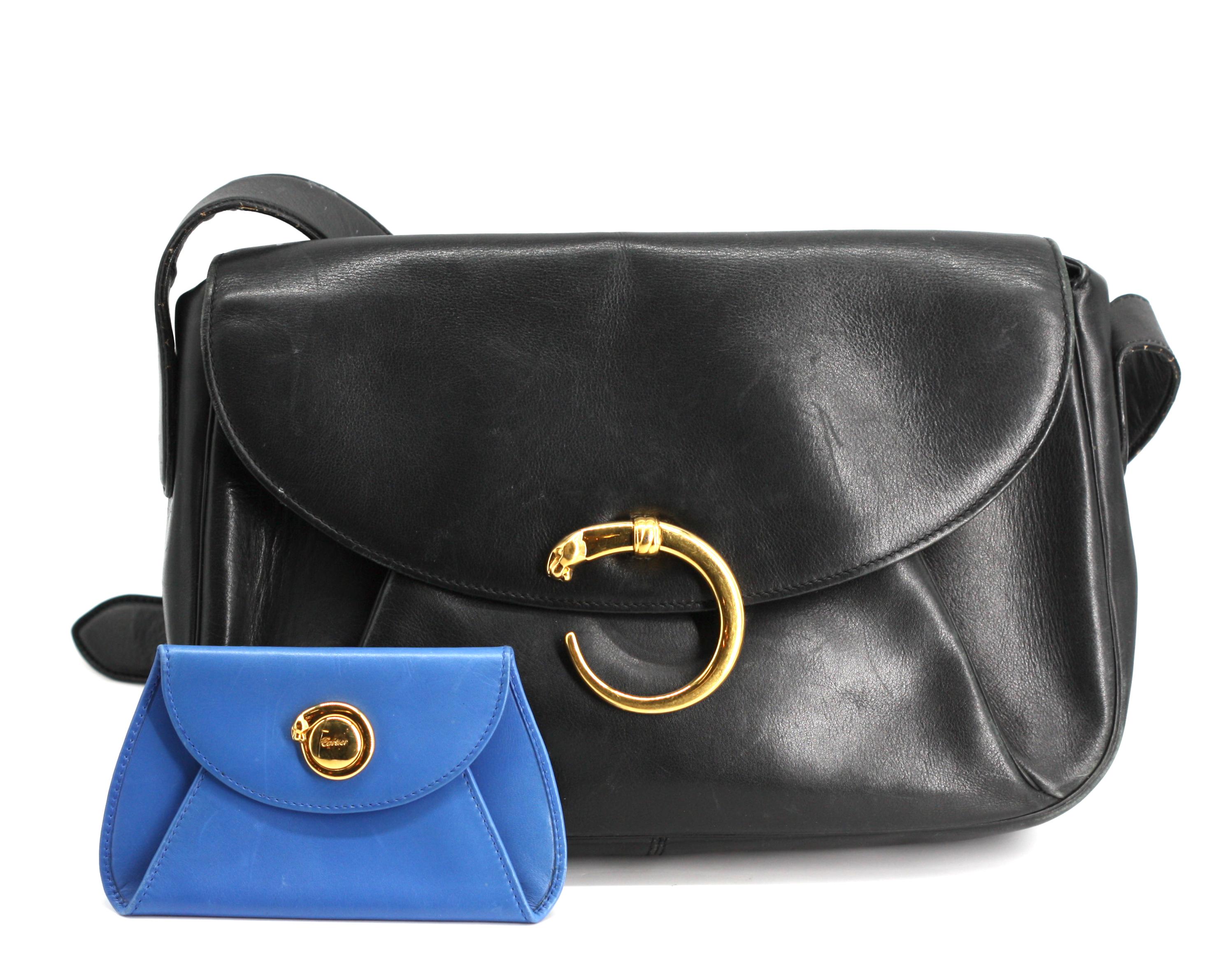 Cartier Vintage Bolso de Piel Negro y Monedero de Piel Azul en venta 4
