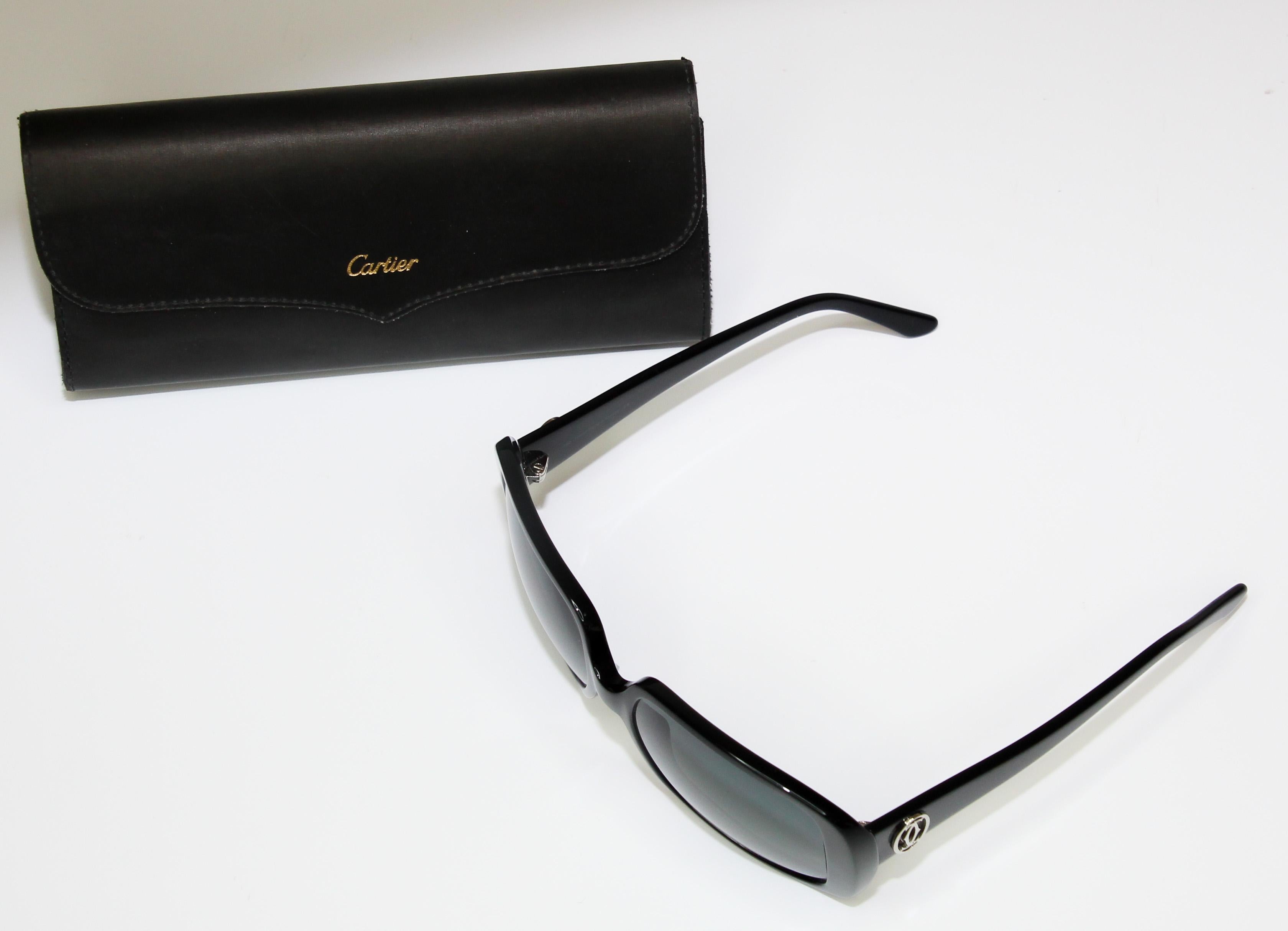 Cartier Vintage Schwarze Vintage-Sonnenbrille mit Schachtel, 1990 Silber-Logo (Handgefertigt) im Angebot