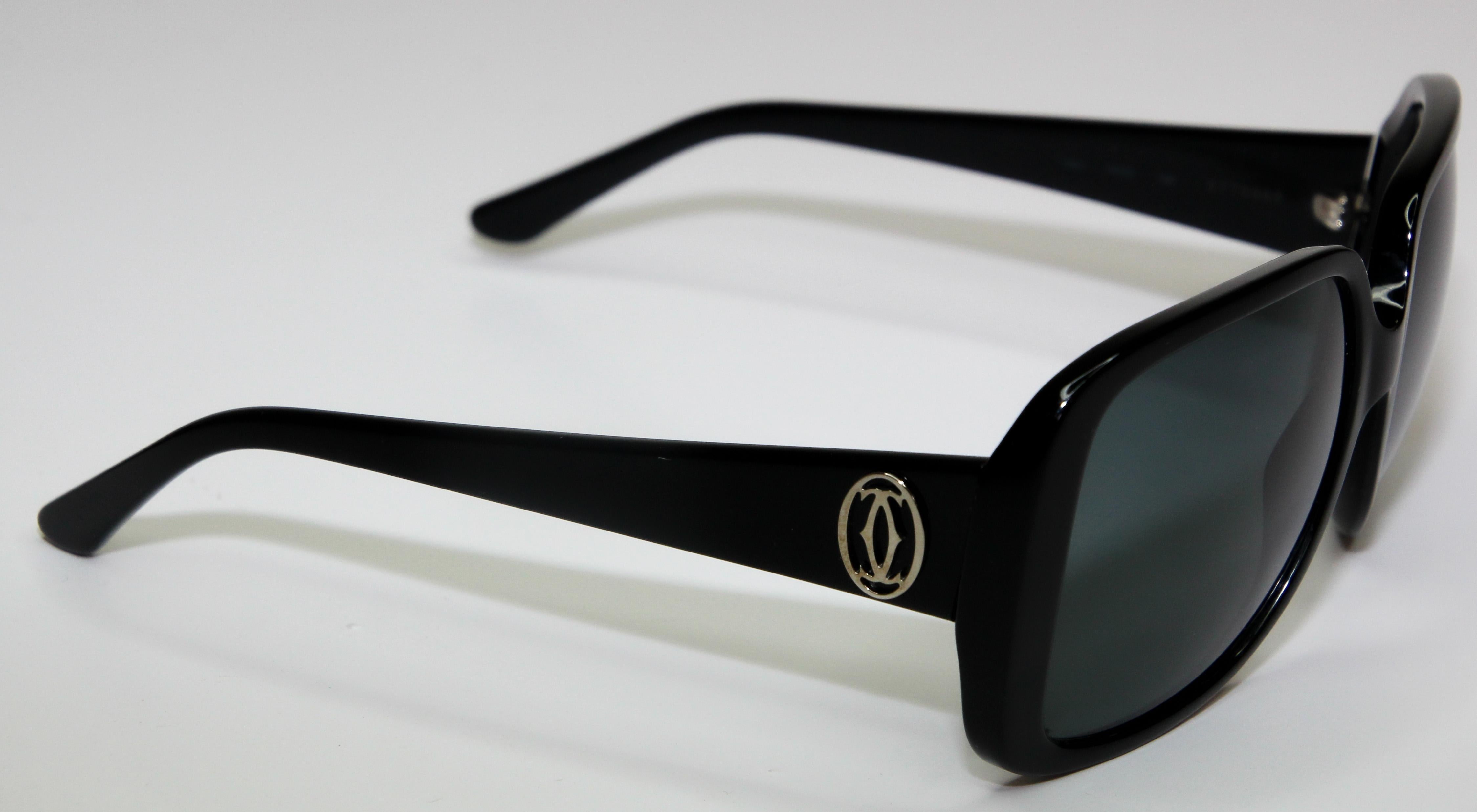 Cartier Vintage Schwarze Vintage-Sonnenbrille mit Schachtel, 1990 Silber-Logo (Harz) im Angebot