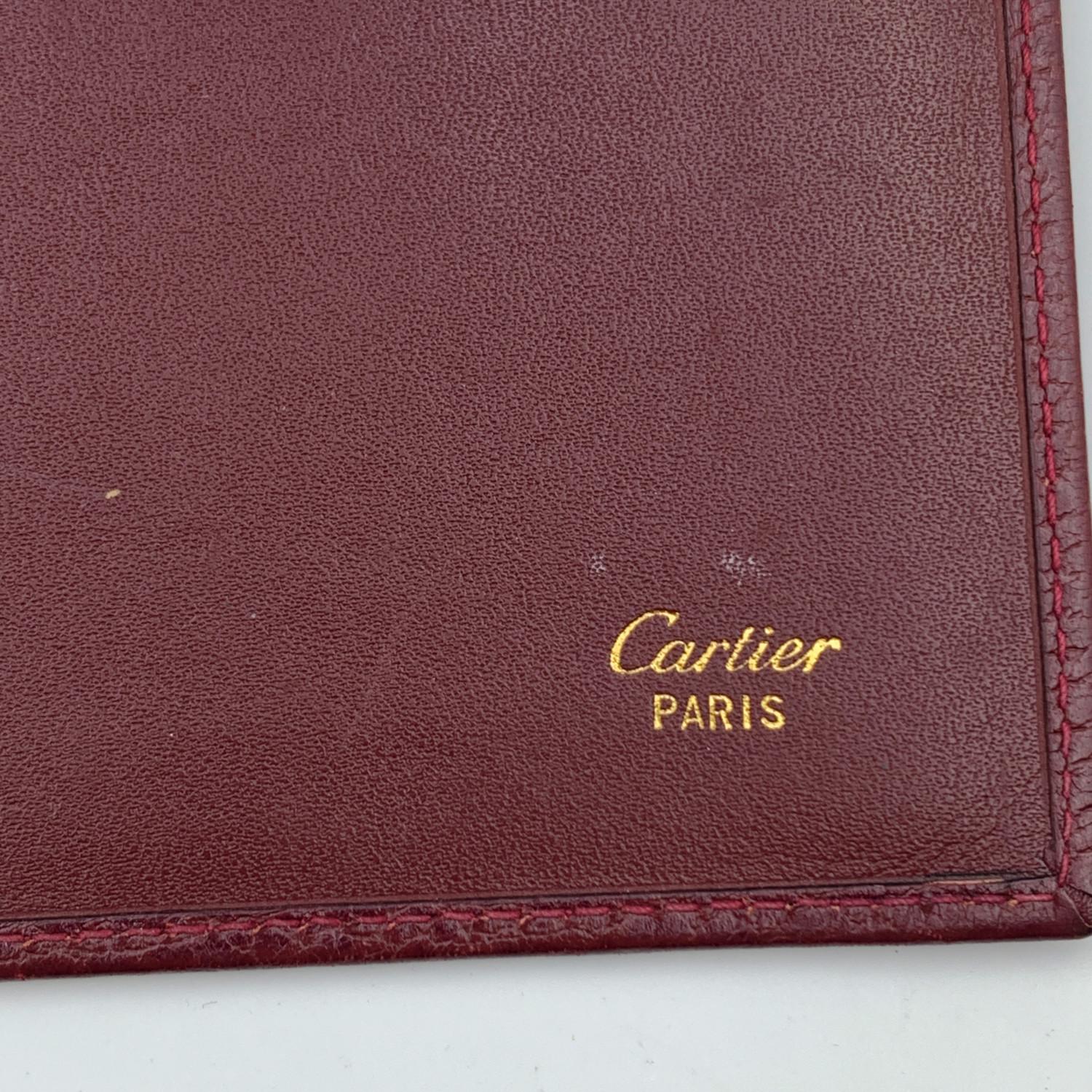 Cartier Burgundy Leather Checkbook Credit Card Wallet. Burgundy leather. cartier logo embossed on leather on the front. 4 credit card slots. 2 open compartments. 'Cartier Paris' embossed inside


Details

MATERIAL: Leather

COLOR: Burgundy

MODEL: