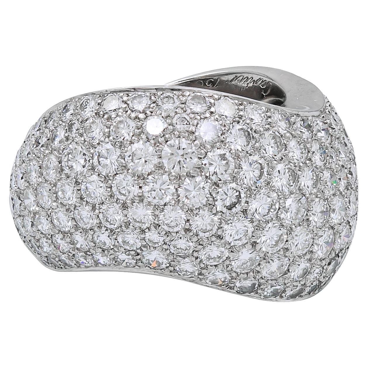 Cartier, bague bombée vintage en diamants en vente