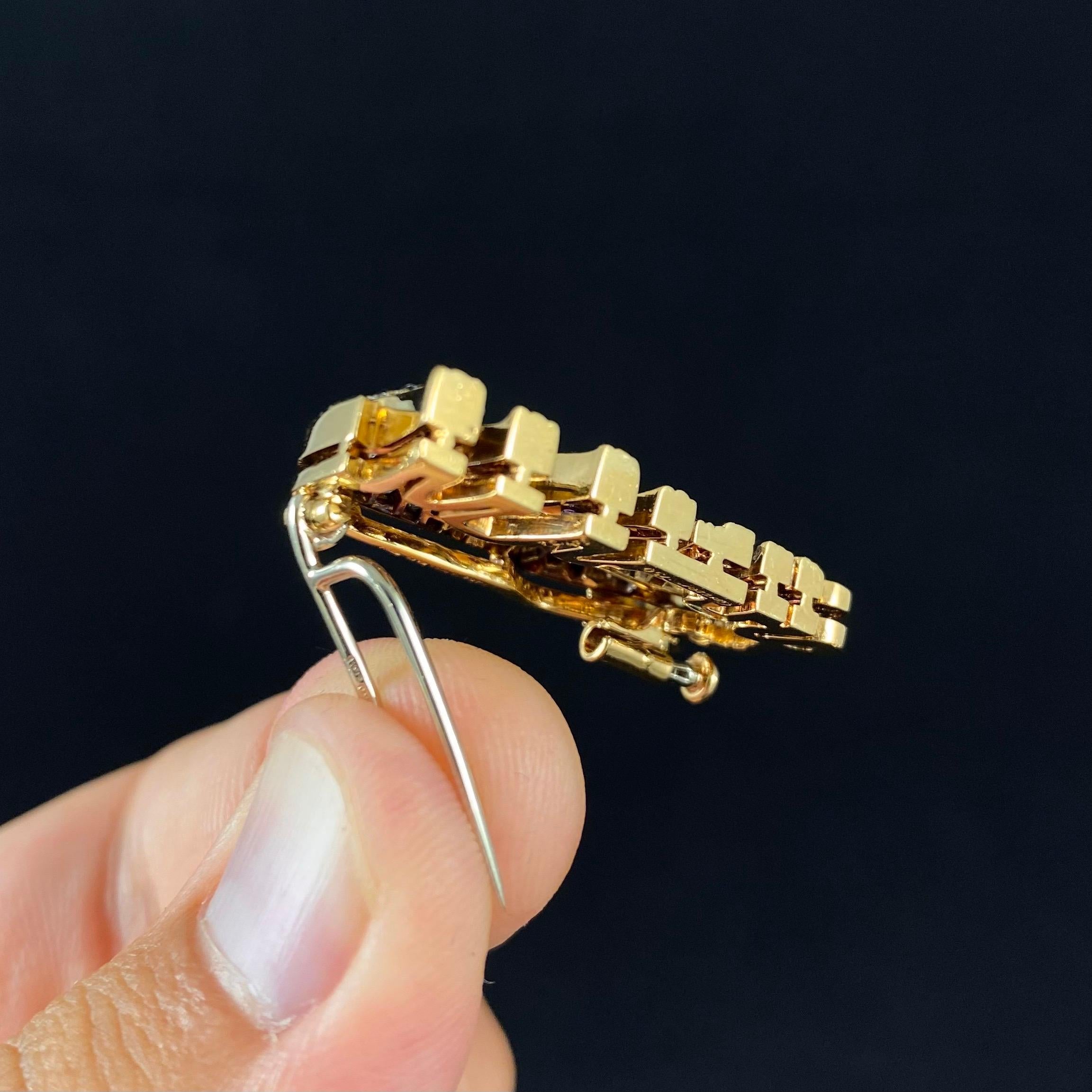 Broche broche bébé veau en or jaune avec diamant et émeraude de Cartier:: 1990 3