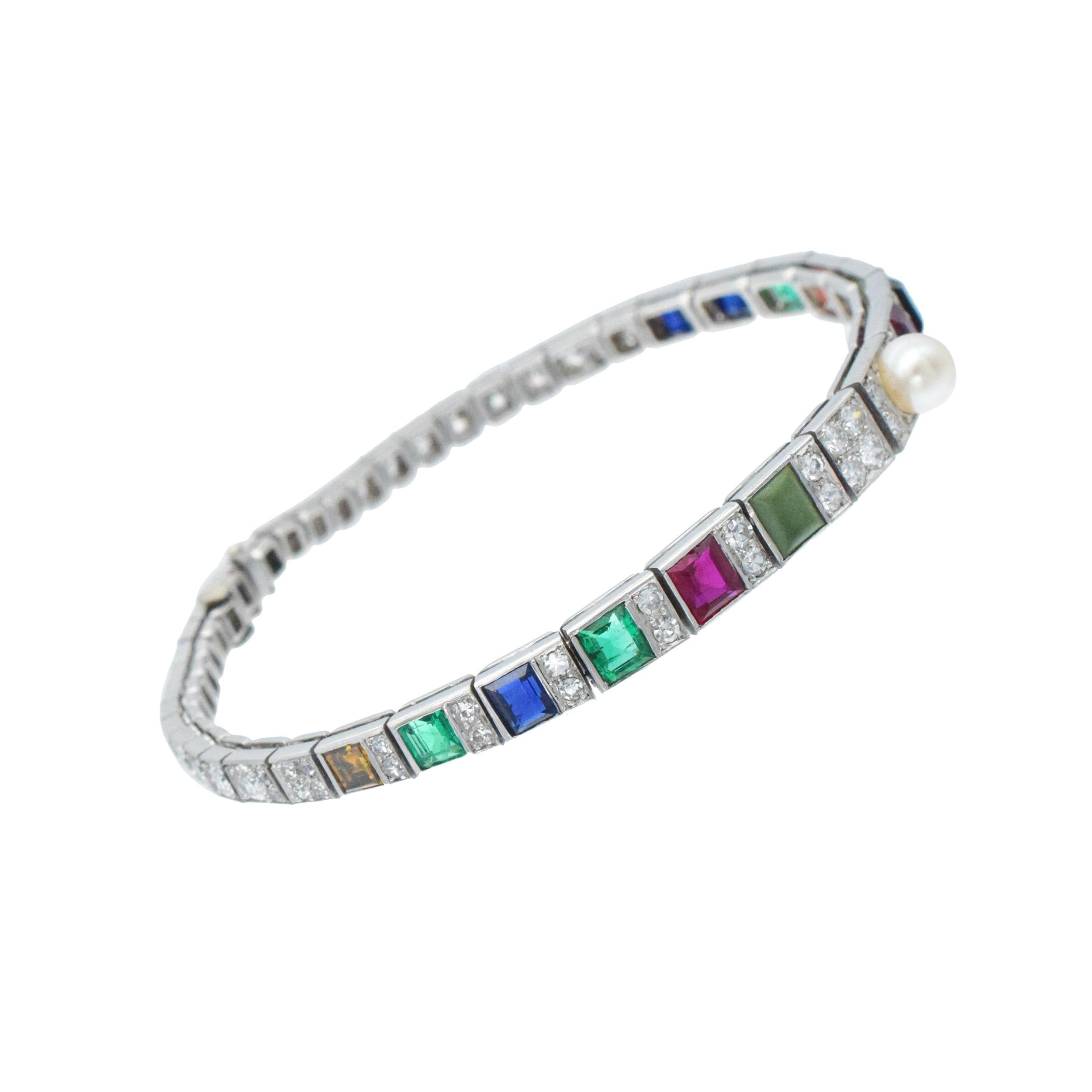 Art déco CARTIER Bracelet Vintage en diamant, pierres précieuses et perles en platine. en vente