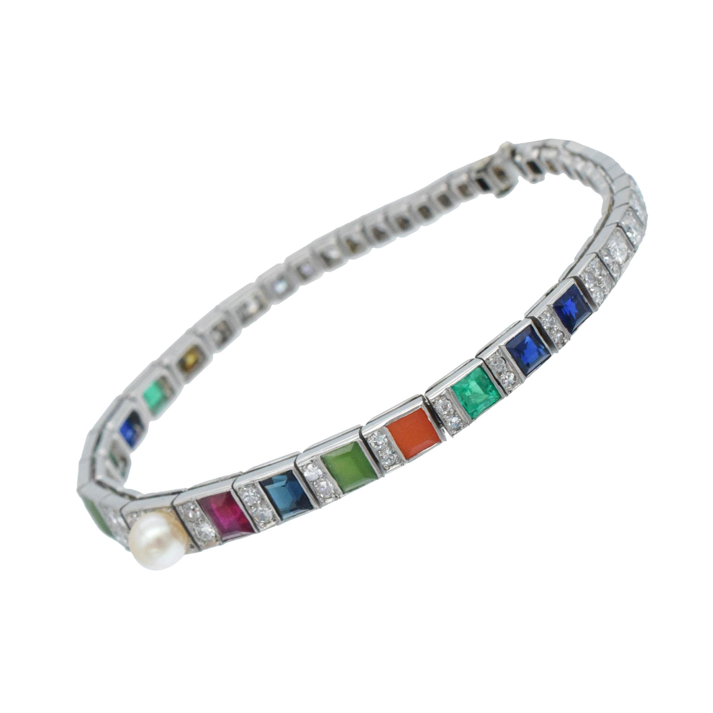Taille carrée CARTIER Bracelet Vintage en diamant, pierres précieuses et perles en platine. en vente