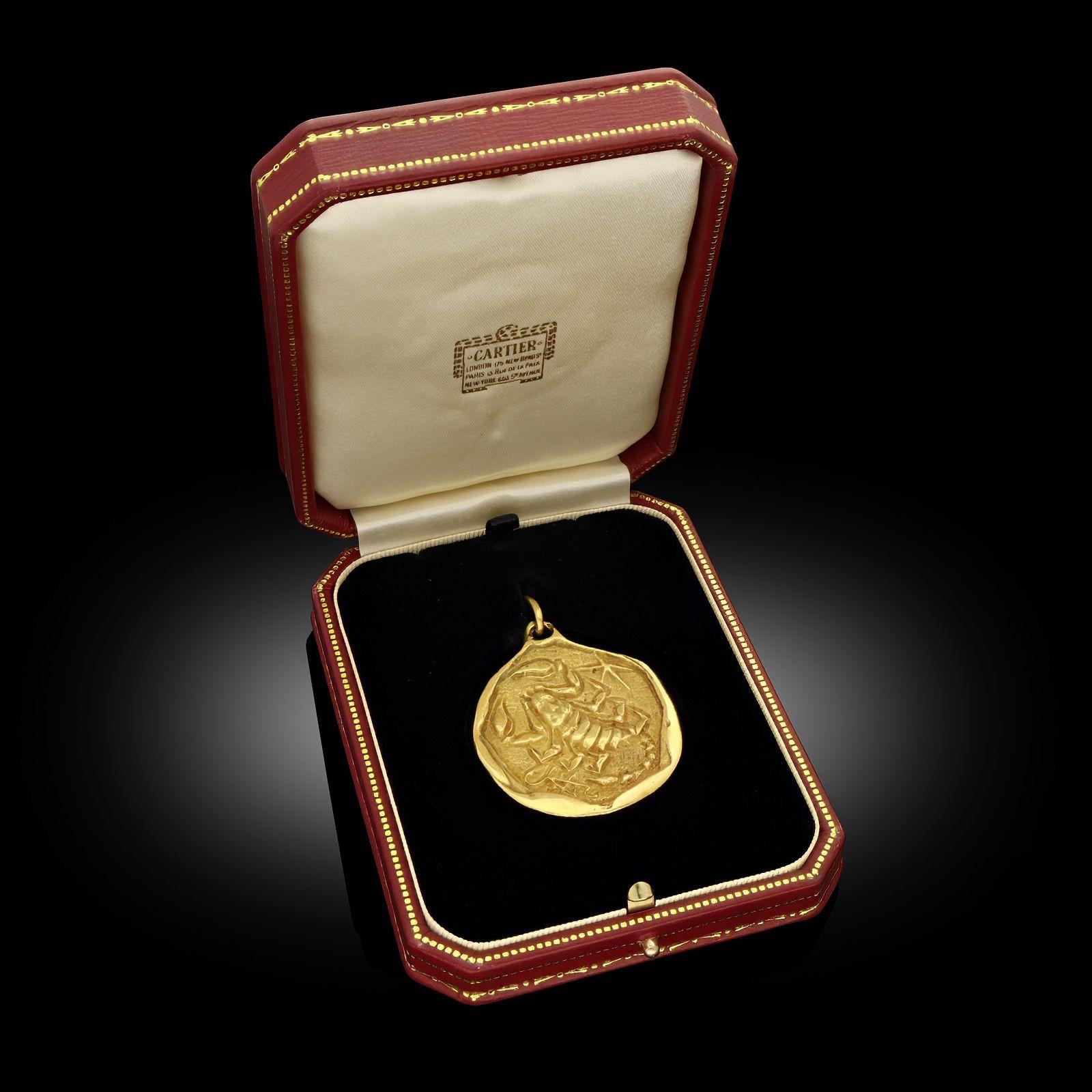 Cartier Vintage Jumbo Scorpio Zodiac Pendant in 18ct Yellow Gold 1975 For Sale 2