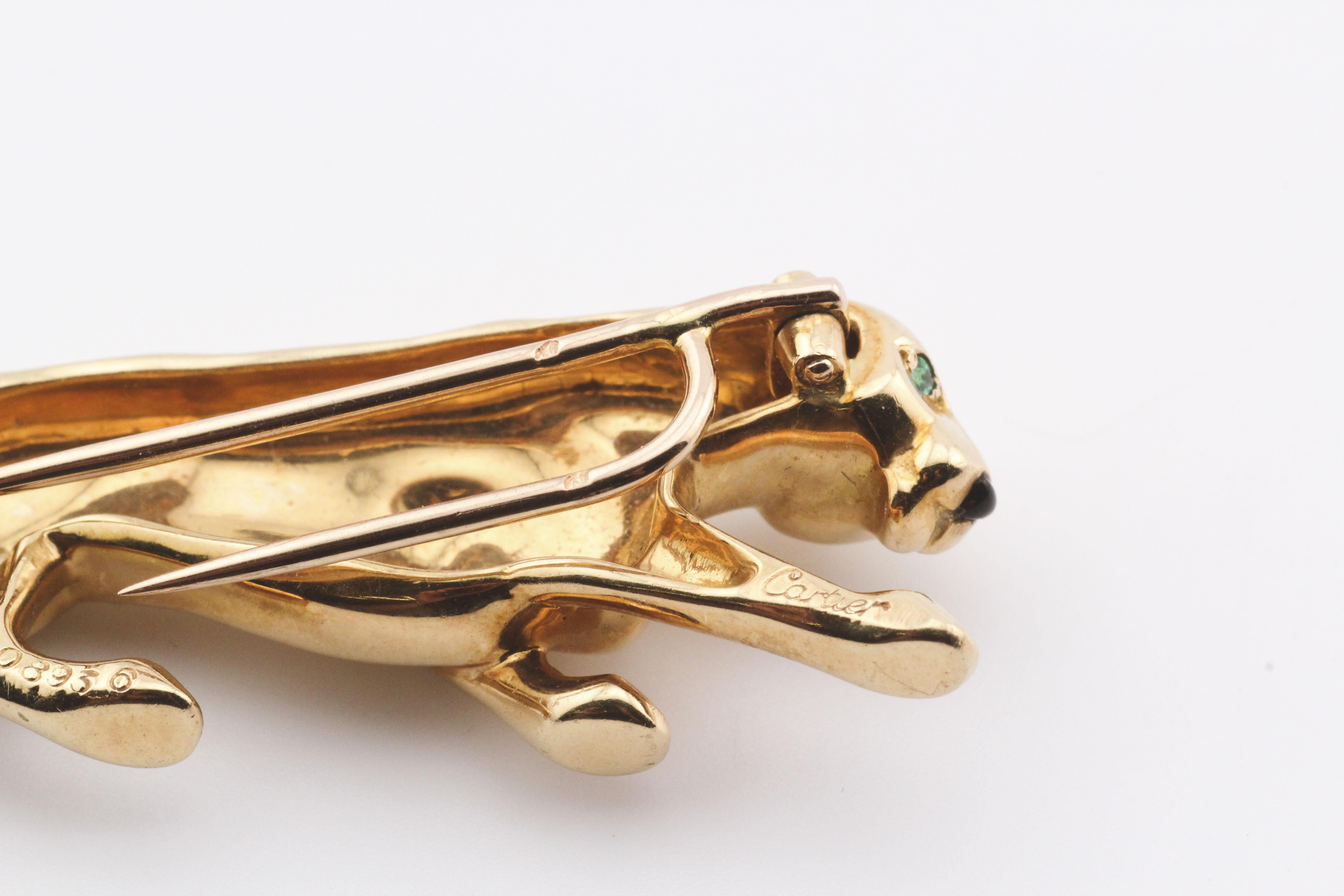 Cartier Vintage Panthere Emerald 18k Yellow Gold Brooch For Sale 1