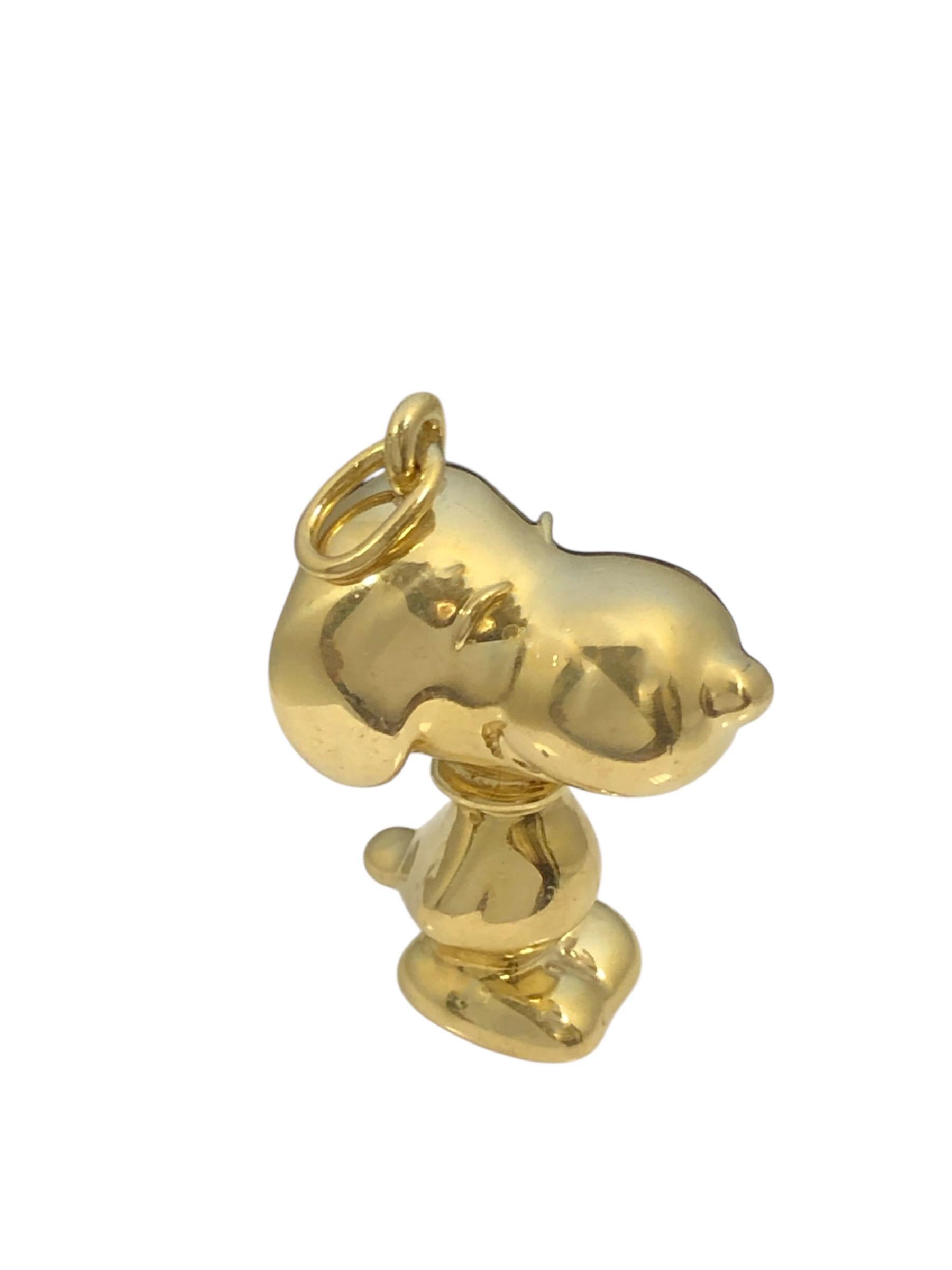 Women's or Men's Cartier vintage Snoopy Yellow Gold Charm For Sale