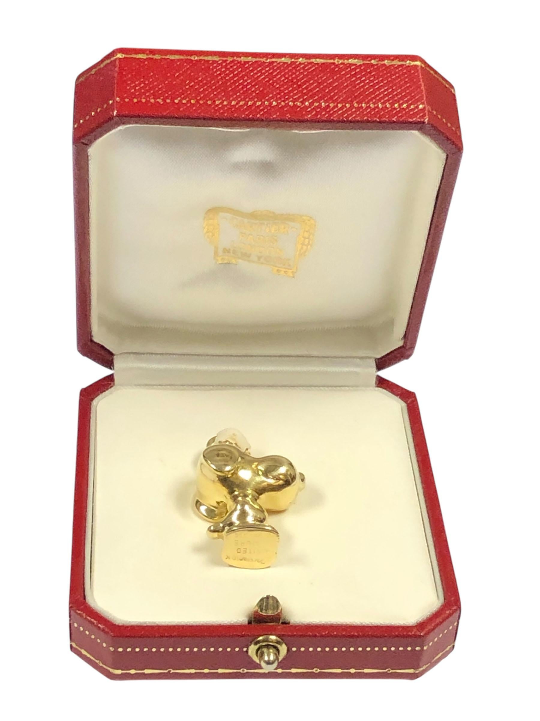 Cartier vintage Snoopy Yellow Gold Charm For Sale 2