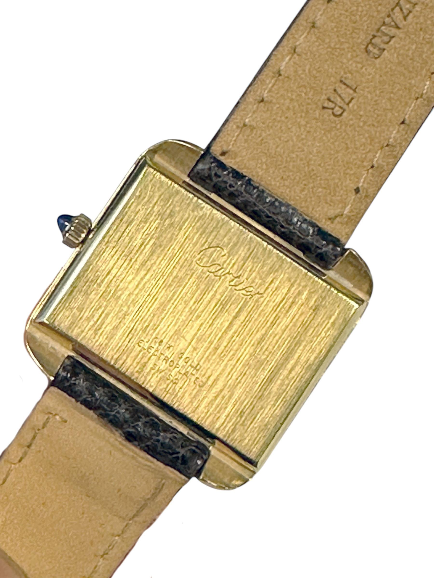 CIRCA 1970er Cartier Mid size Triple Stepped case Wrist Watch, 28 x 28 M.M. 18k Gold Electroplate 2 Stück Fall, original und Excellent, Mint Zustand Chocolate braunen Zifferblatt mit Gold römischen Ziffern. Cartier Nickle Lever, mechanisches