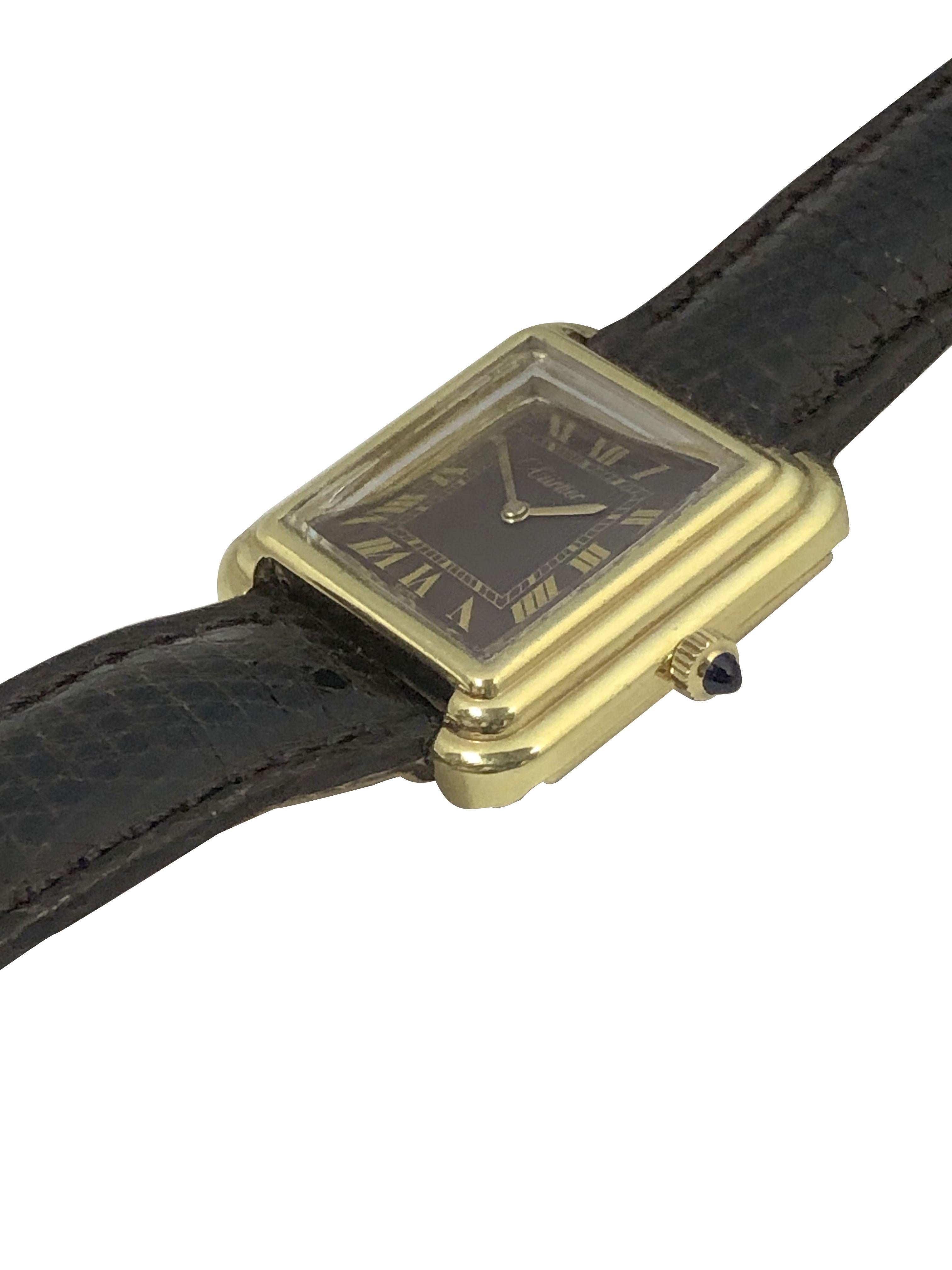 Cartier Vintage Stepped Case Mechanische 18k vergoldete Vintage-Armbanduhr mit Gehäuse im Zustand „Hervorragend“ im Angebot in Chicago, IL