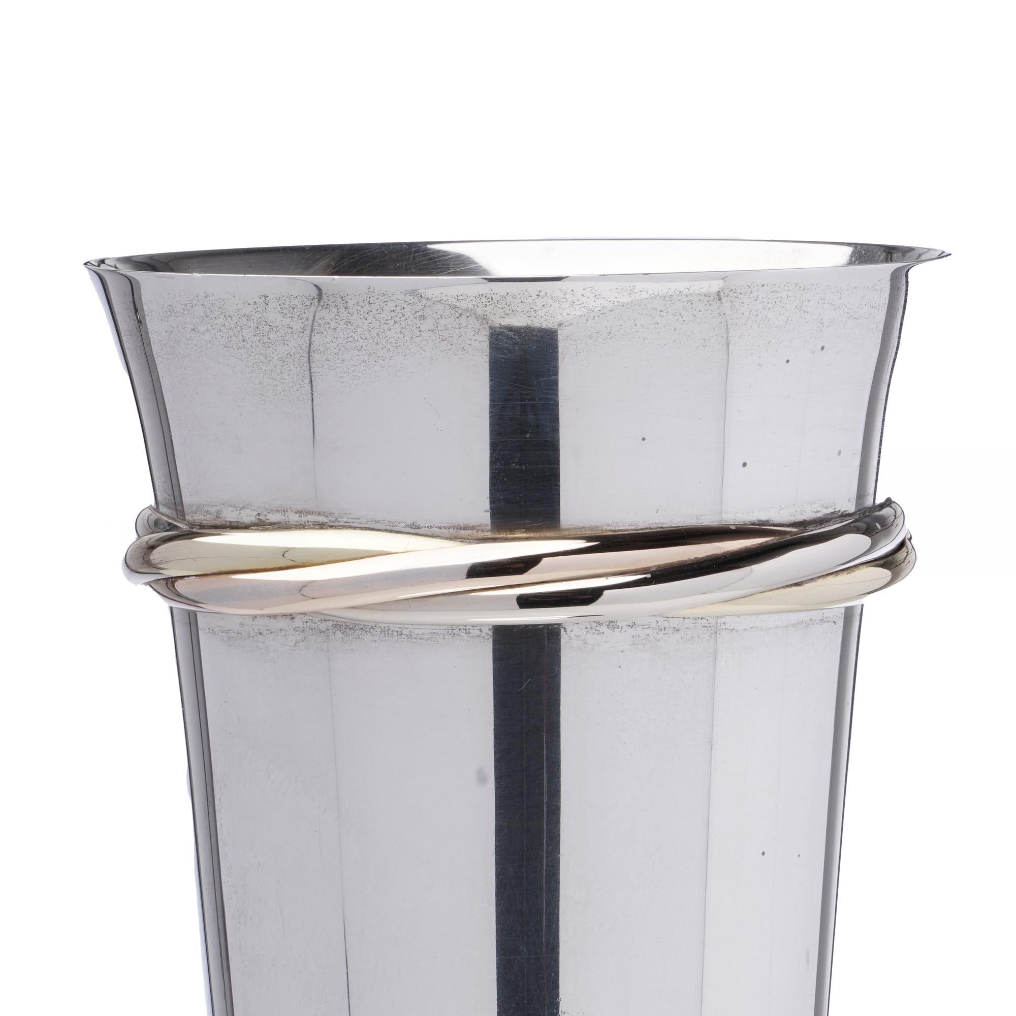 Francese Coppia di flûte da champagne in stile Trinità in argento Sterling vintage di Cartier in vendita