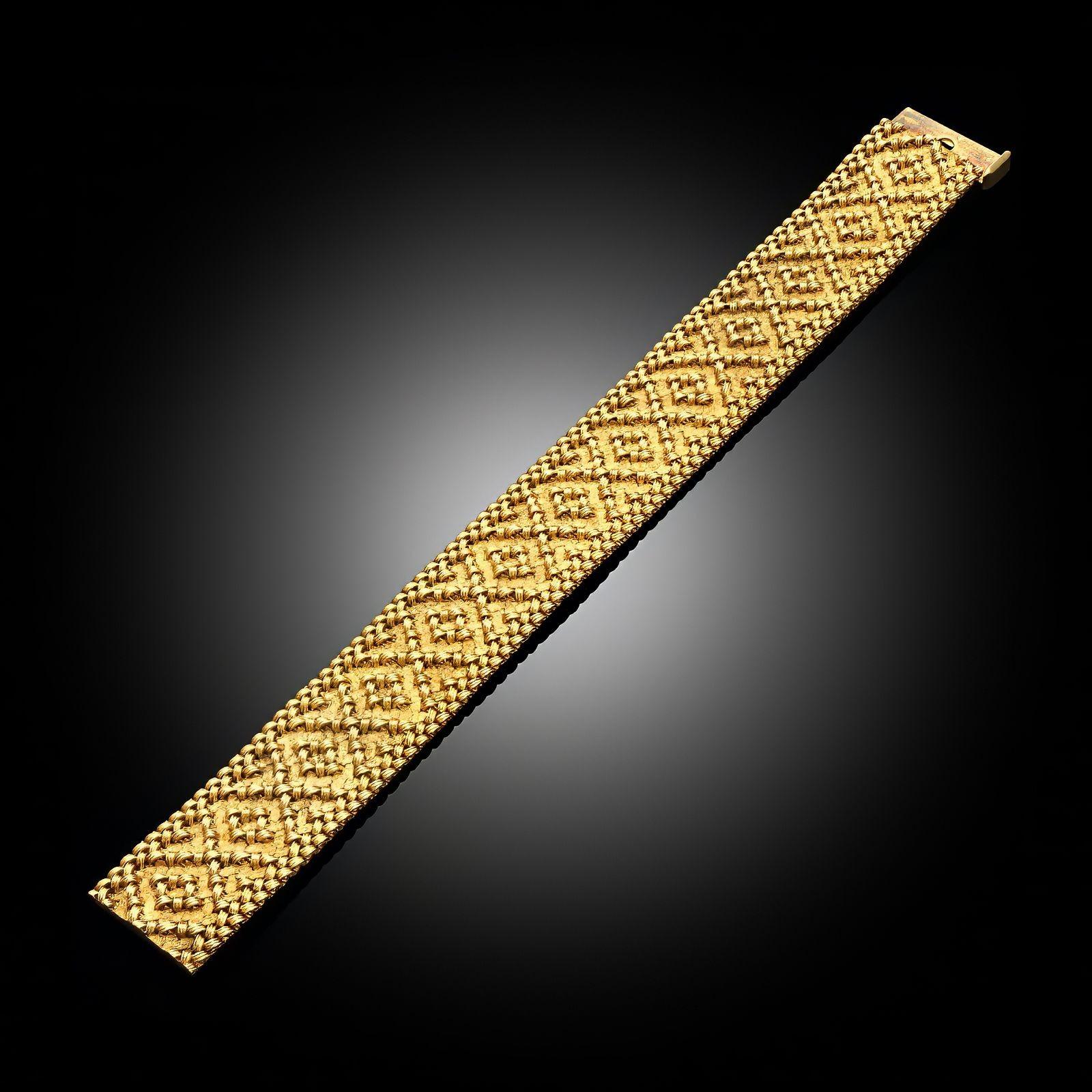 Cartier Vintage Textured 18ct Gelbgold Armband CIRCA 1960 für Damen oder Herren im Angebot