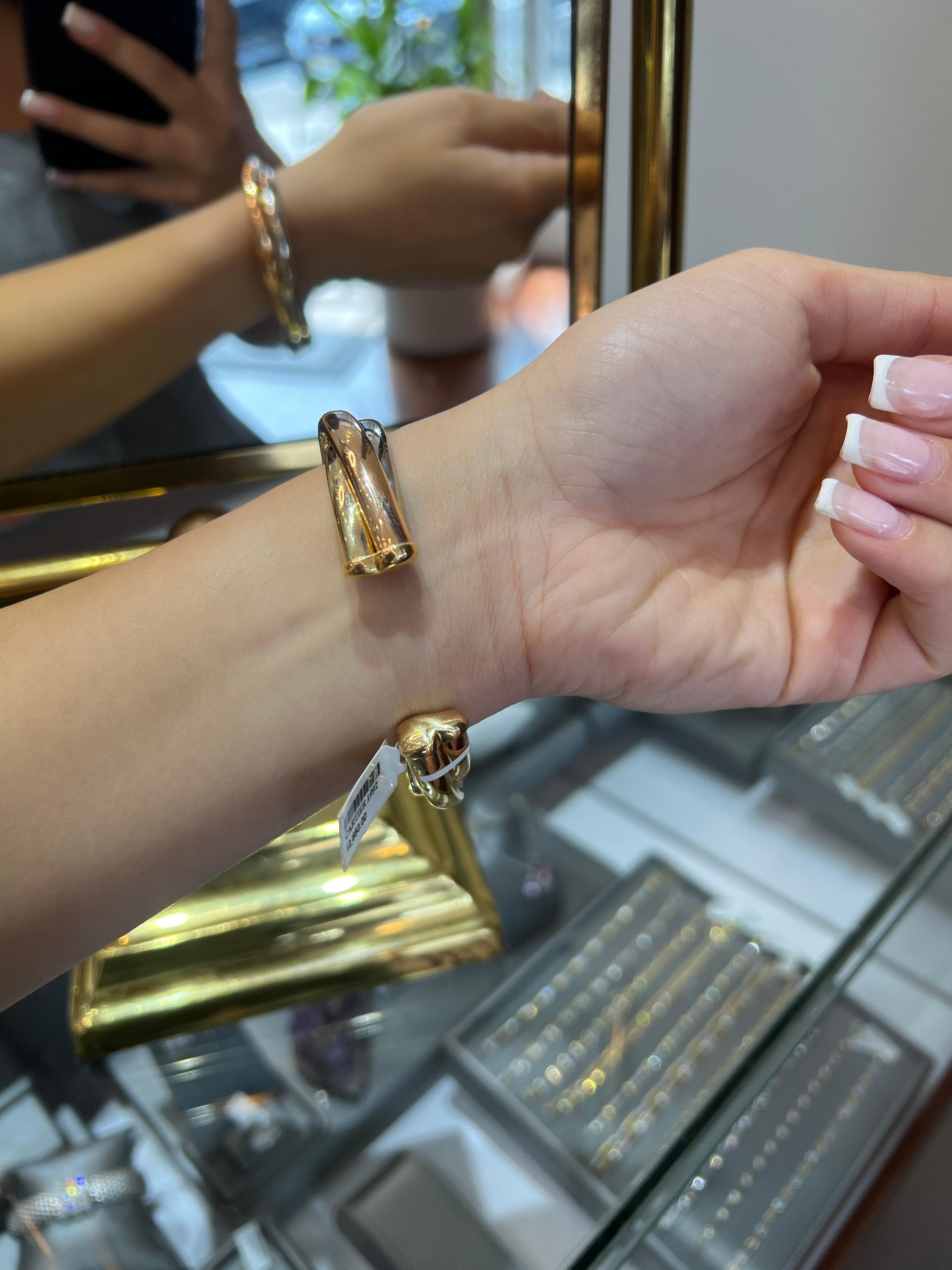 Bracelet manchette à trois bandes en or jaune, blanc et rose 18k de Cartier Vintage Trinity en vente 1
