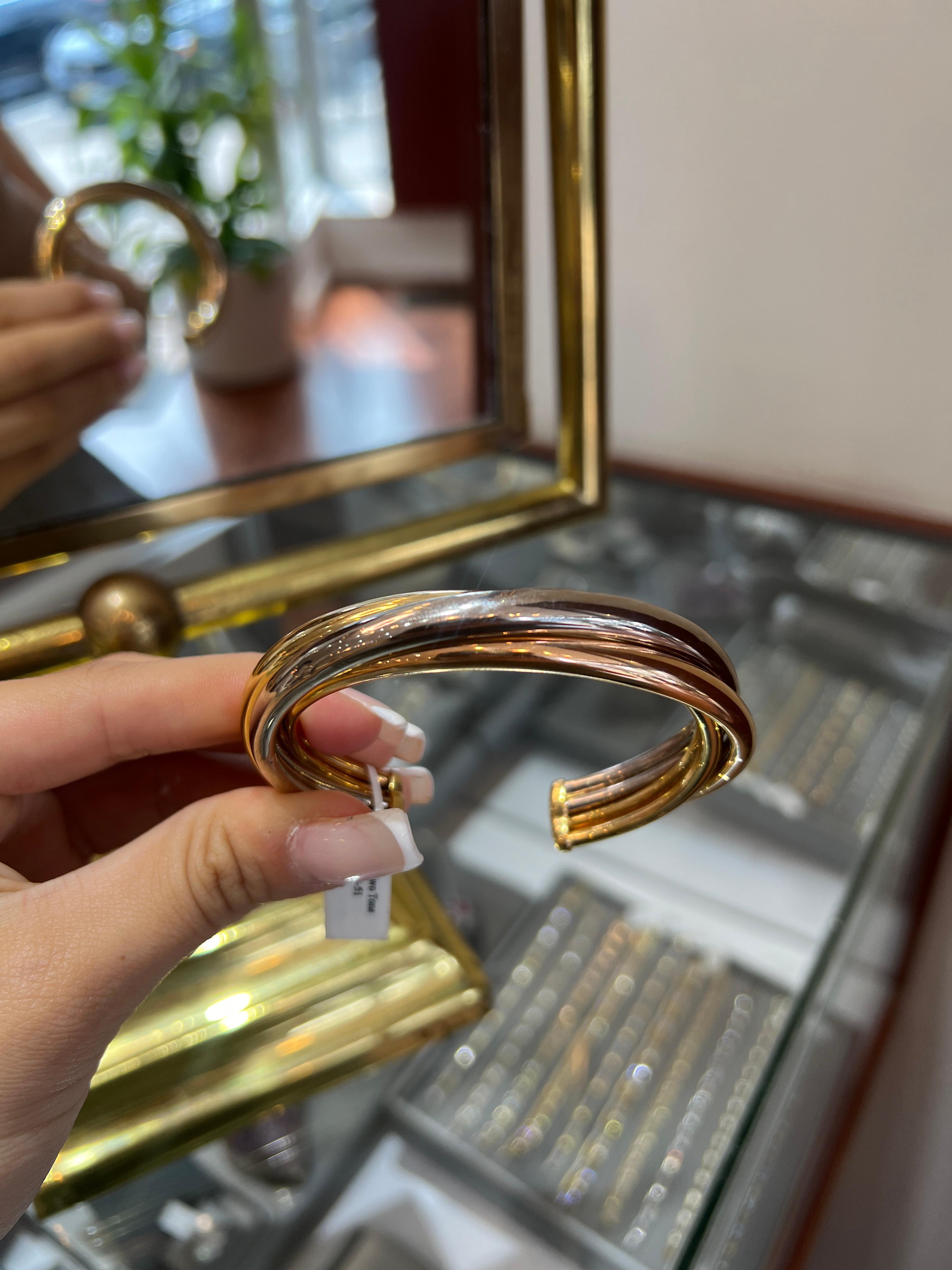 Bracelet manchette à trois bandes en or jaune, blanc et rose 18k de Cartier Vintage Trinity en vente 3
