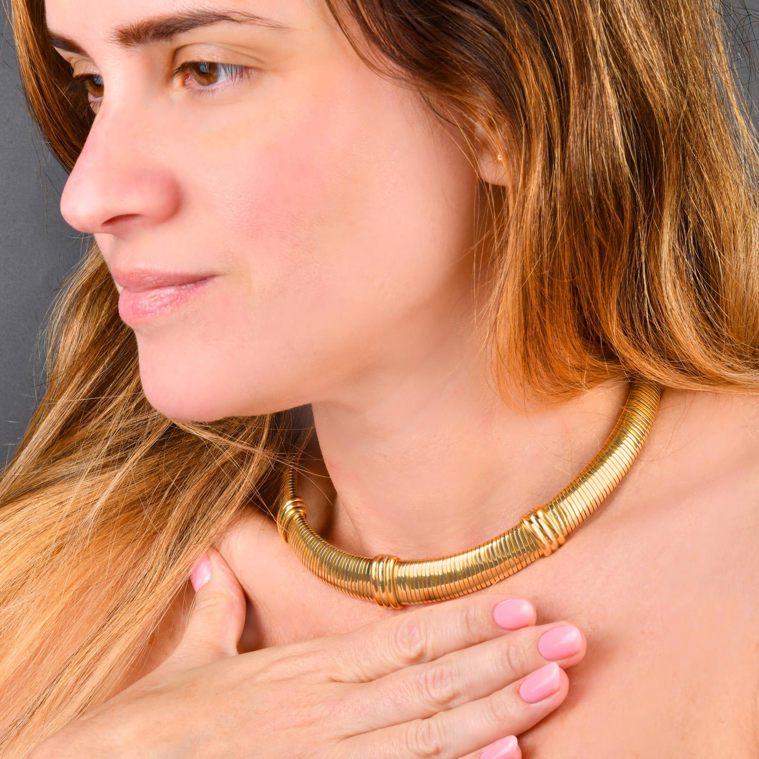 Cartier Vintage Tubogas  Tri Color 18K Yellow Gold Snake Collar Necklace In Excellent Condition For Sale In Miami, FL