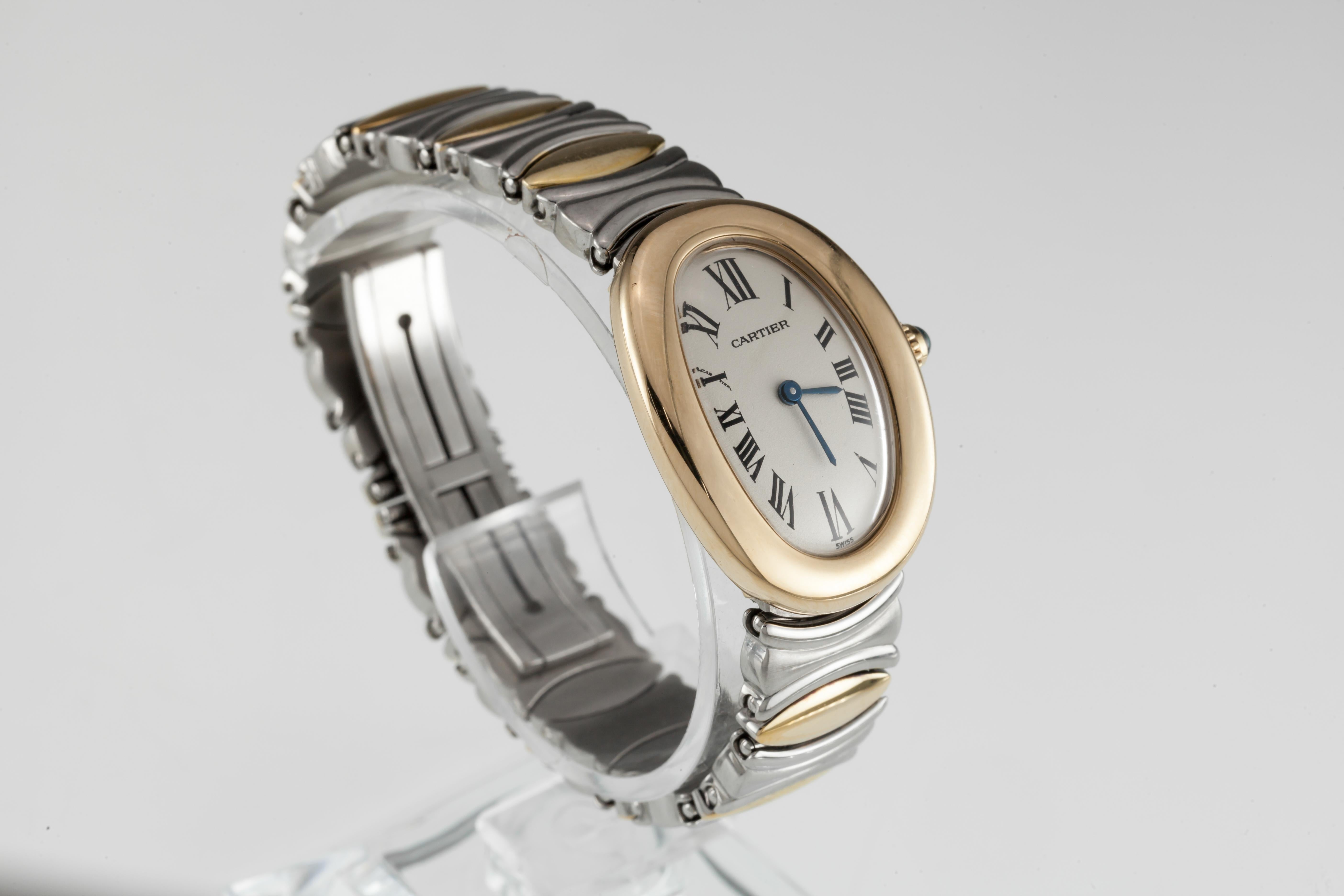 Cartier Vtg Women's Two-Tone Quartz Baignoire Watch Gorgeous !
Modèle : Baignoire
Numéro de série 2927
boîtier ovale en or jaune 18k avec couronne à cabochon saphir
22 mm de large (25 mm avec couronne)
31 mm de long
Cadran beige avec chiffres