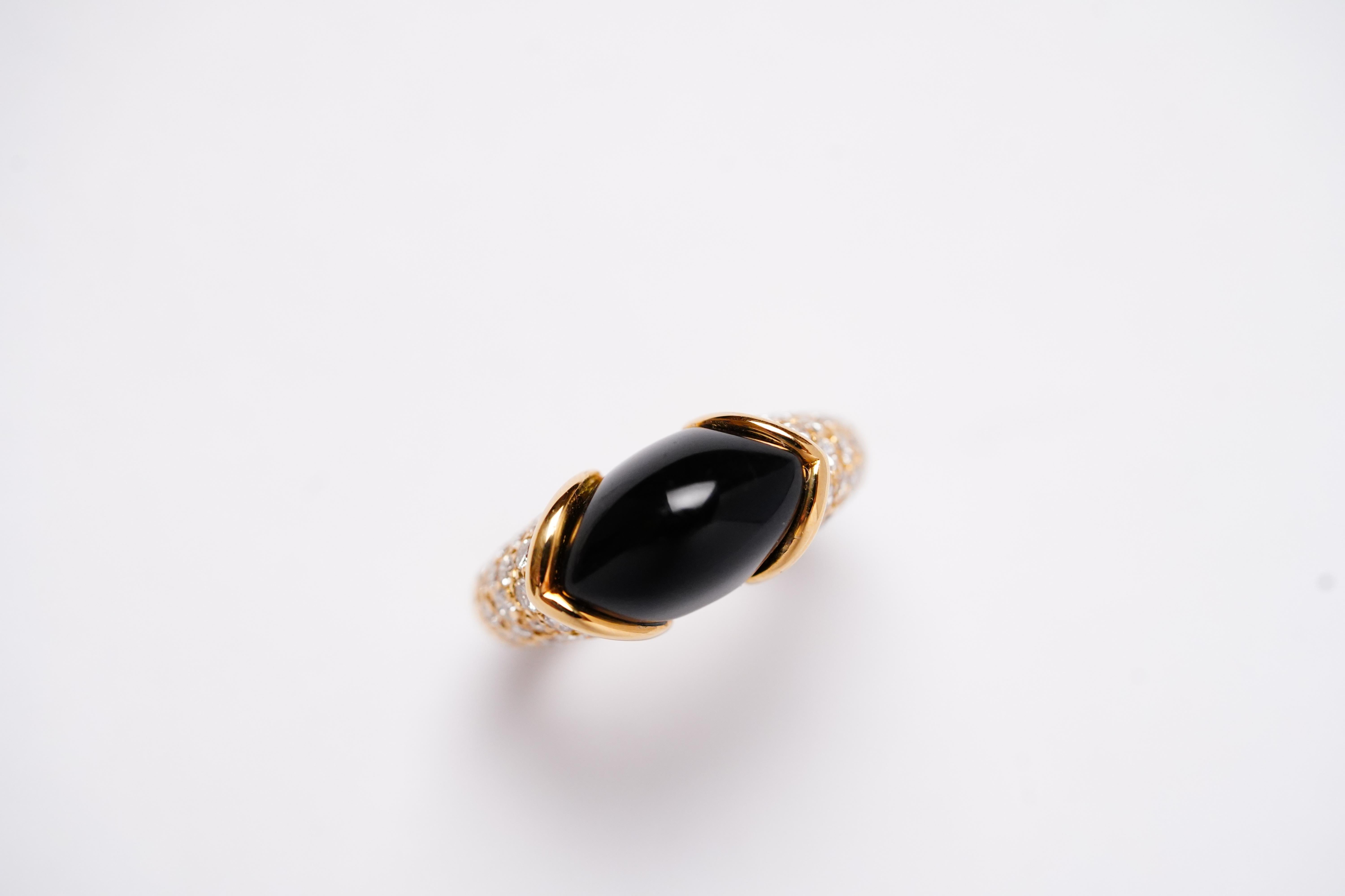 Taille cabochon Cartier Vintage Yellow Gold Black Onyx Diamond Ring and Collar Necklace Set en vente