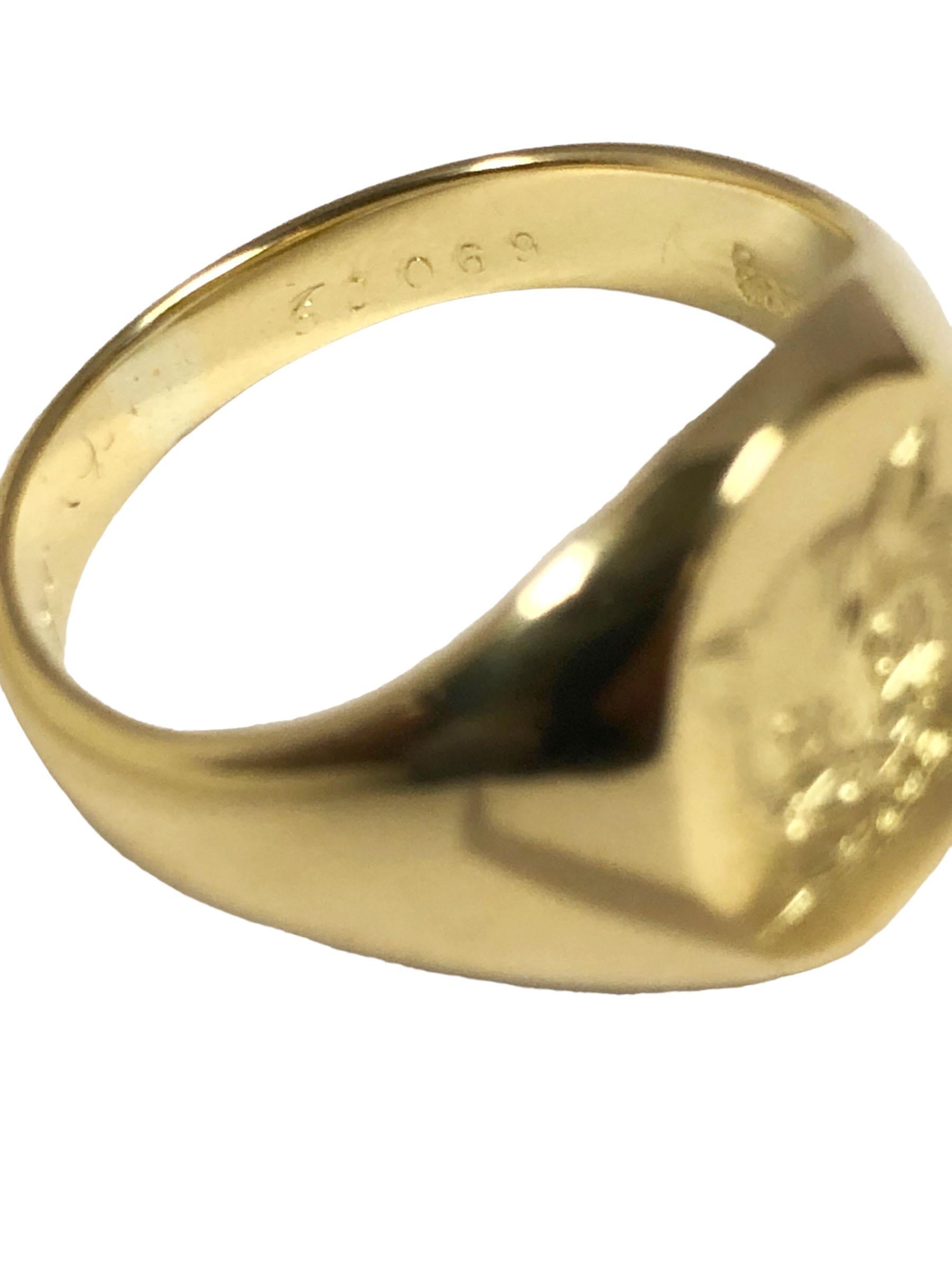 Cartier Vintage Yellow Gold Signet Ring In Excellent Condition In Chicago, IL