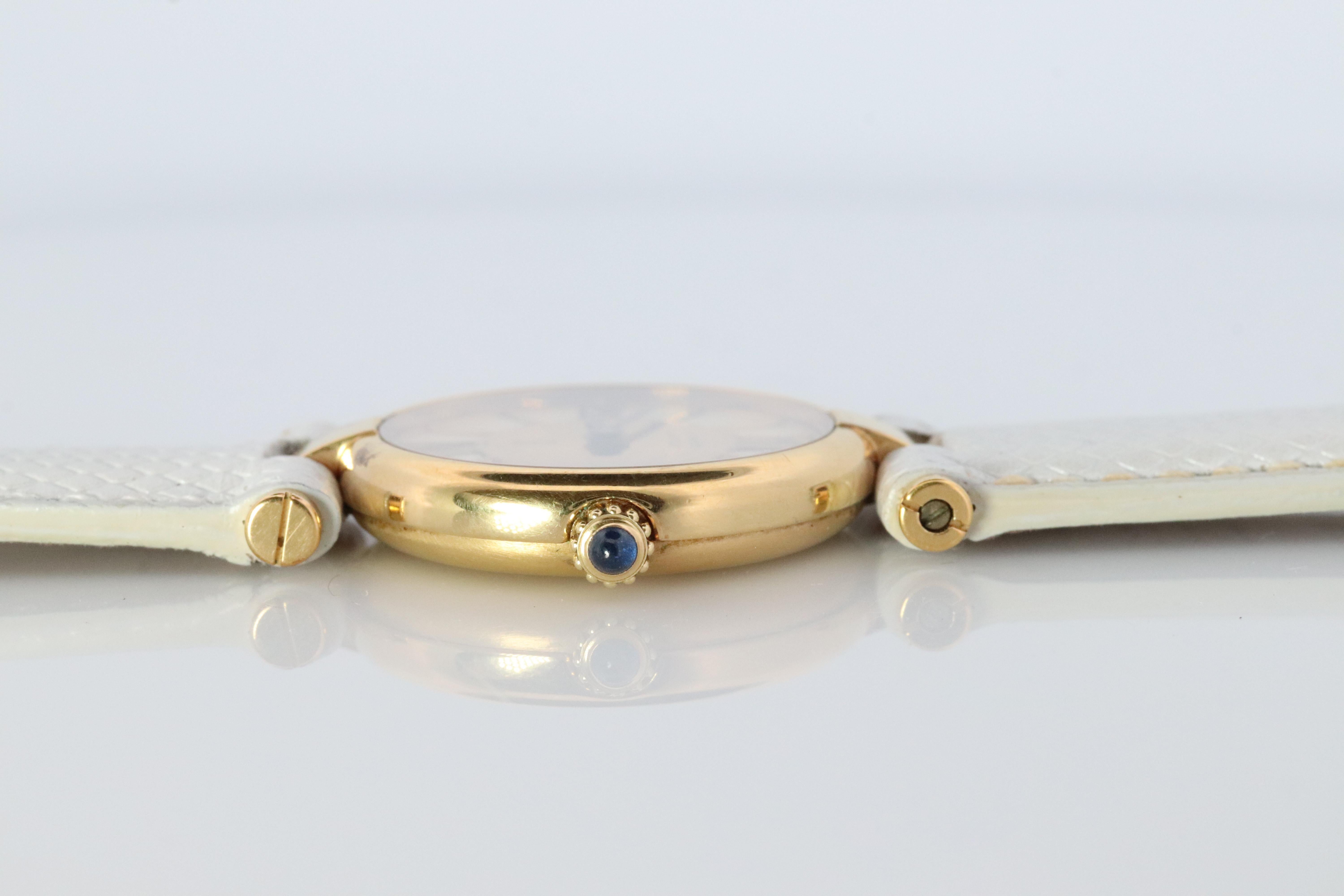 Cartier Uhr. Must de Cartier Vendome Rundes Argent Vermeil 24-mm-Zifferblatt. im Zustand „Gut“ in Port Charlotte, FL