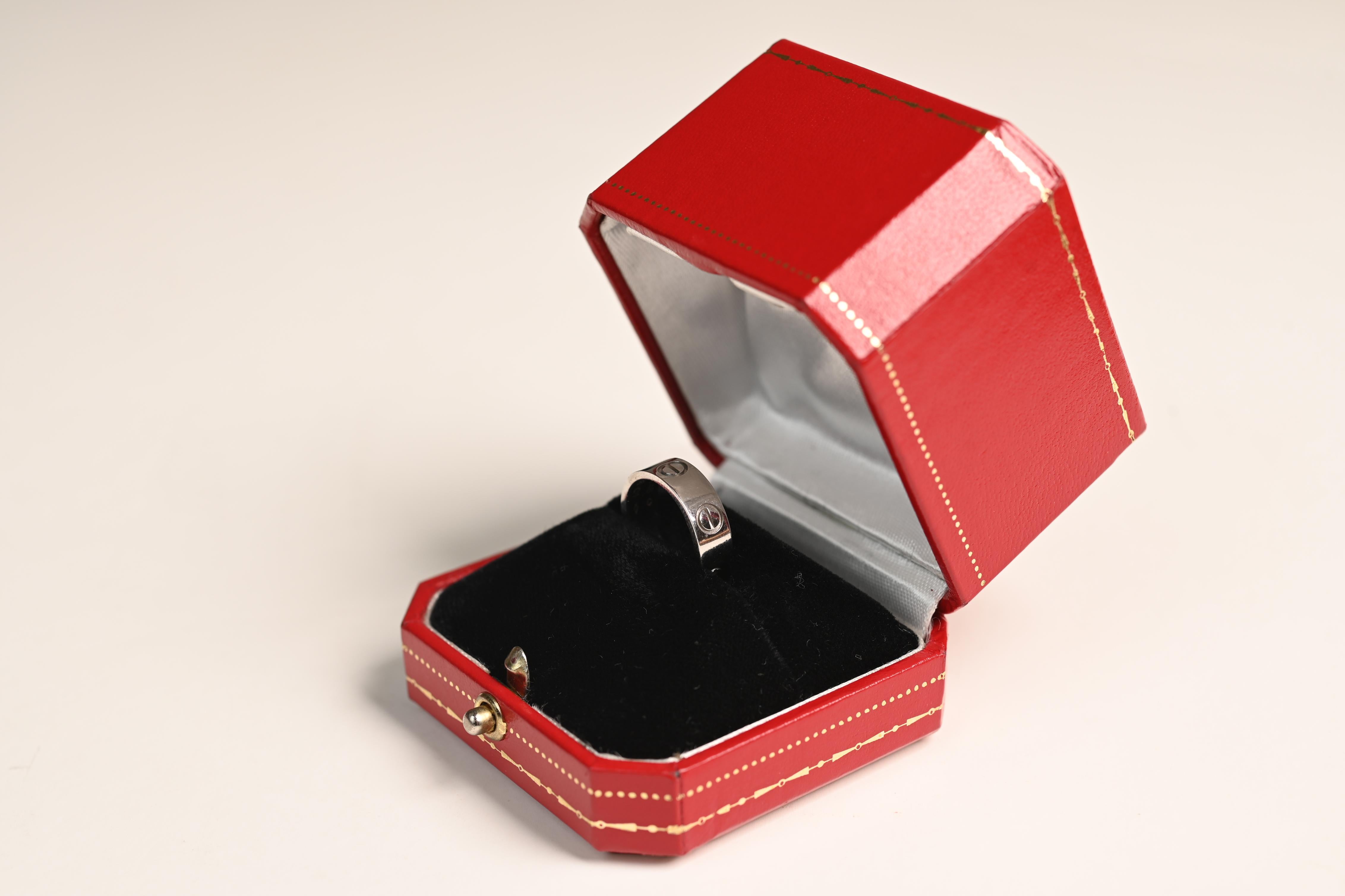 Cartier Wedding Band, Platinum In Excellent Condition For Sale In New York, NY
