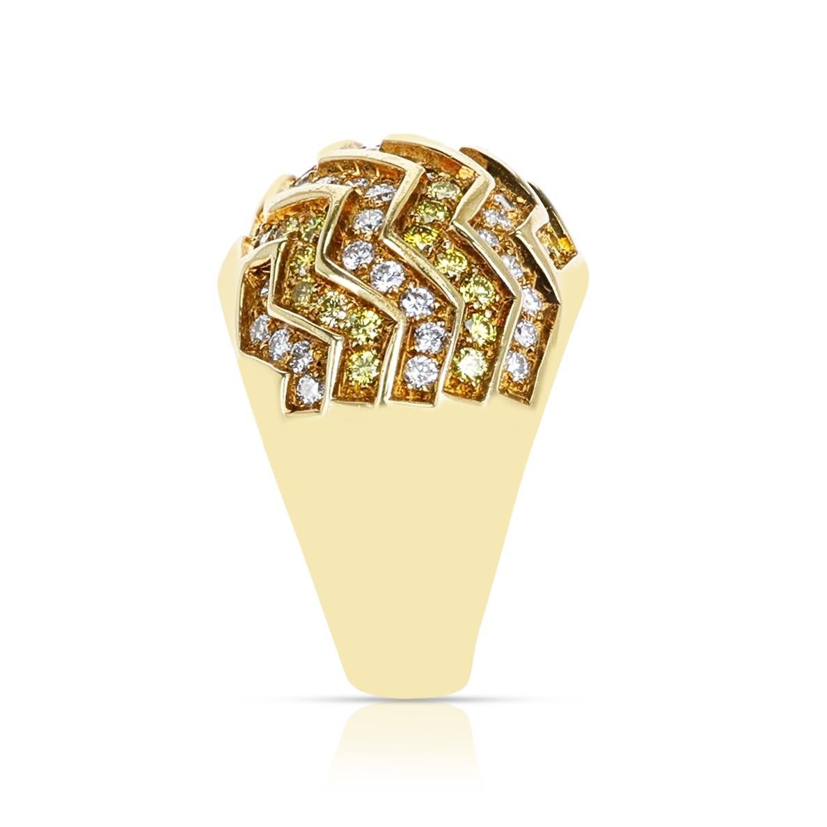 Cartier, bague bombée zigzag à diamants blancs et jaunes, 18 carats Excellent état - En vente à New York, NY