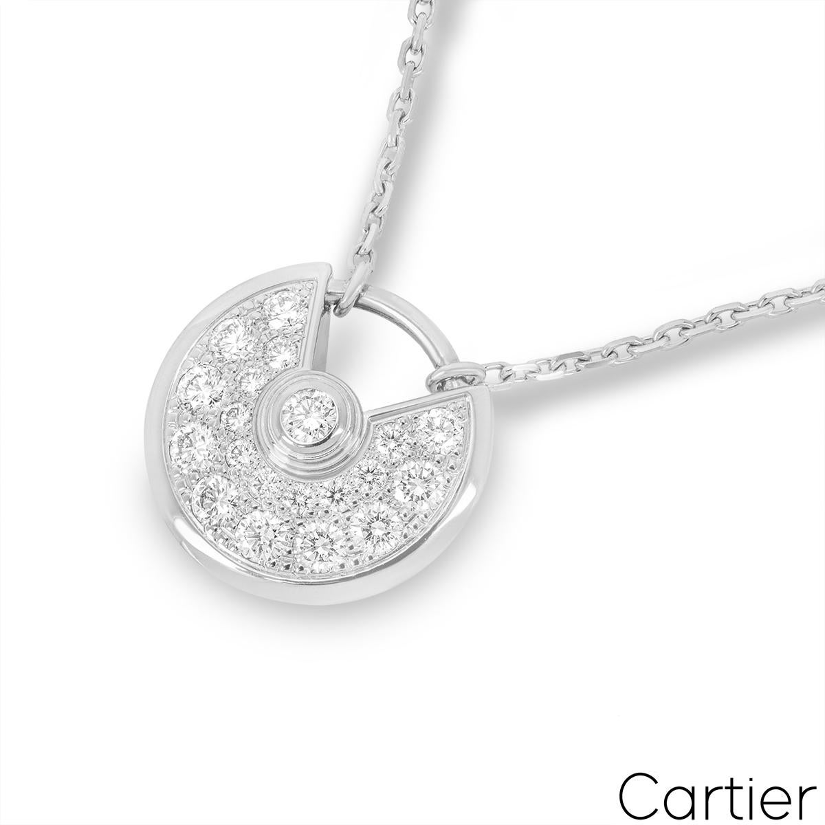 Ciondolo con diamante Amulette de Cartier in oro bianco B3047300 In condizioni ottime in vendita a London, GB