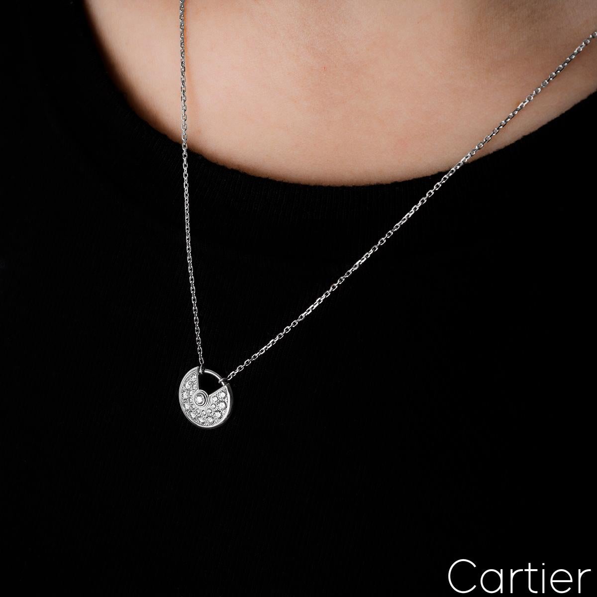 Ciondolo con diamante Amulette de Cartier in oro bianco B3047300 in vendita 1