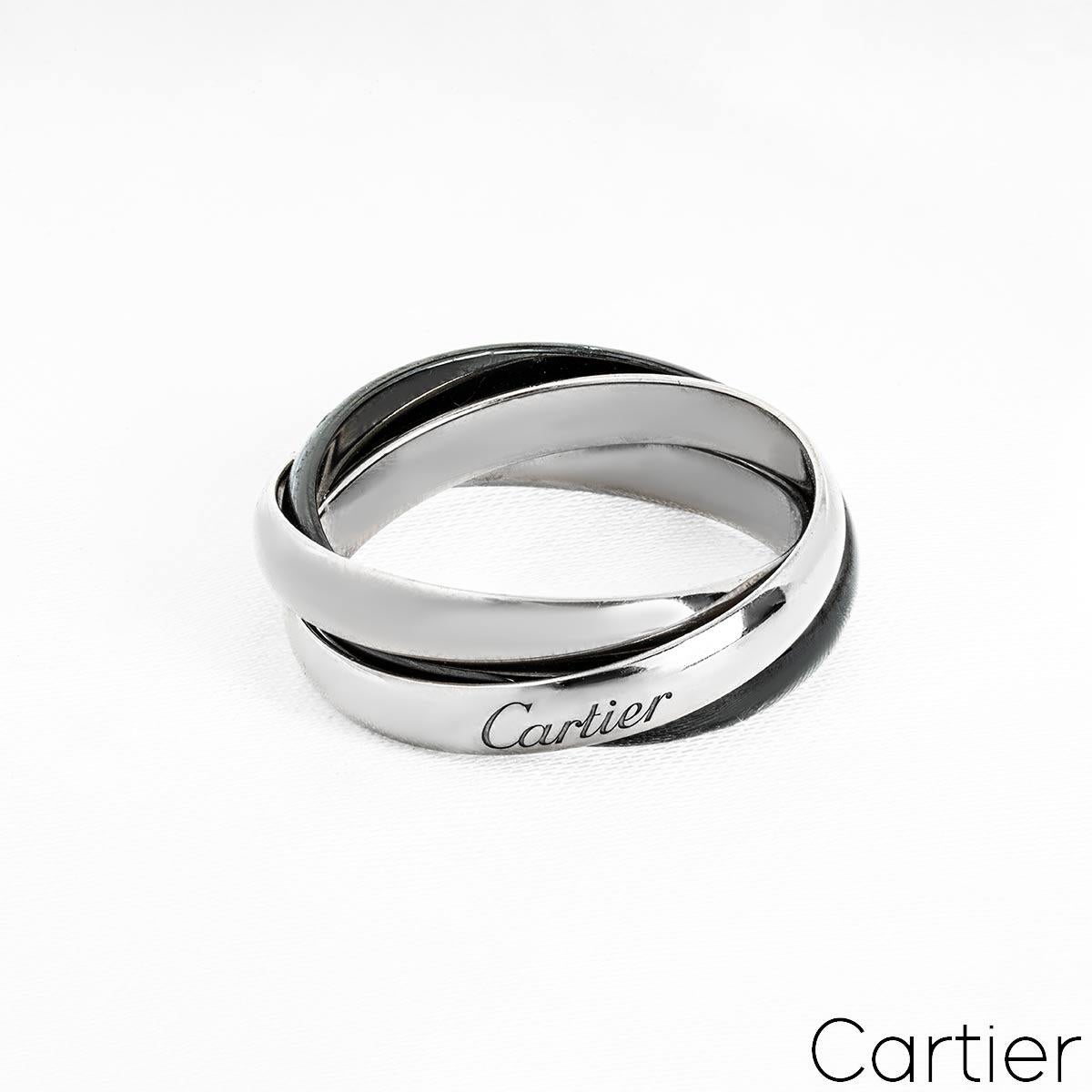 Anello Trinity de Cartier in oro bianco e ceramica misura 53 B4234100 In condizioni ottime in vendita a Mayfair, London, London