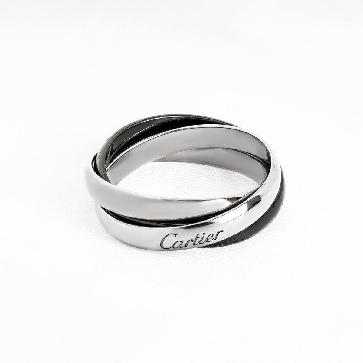 Cartier White Gold and Ceramic Trinity de Cartier Ring Size 63 B4234100 In Excellent Condition For Sale In London, GB