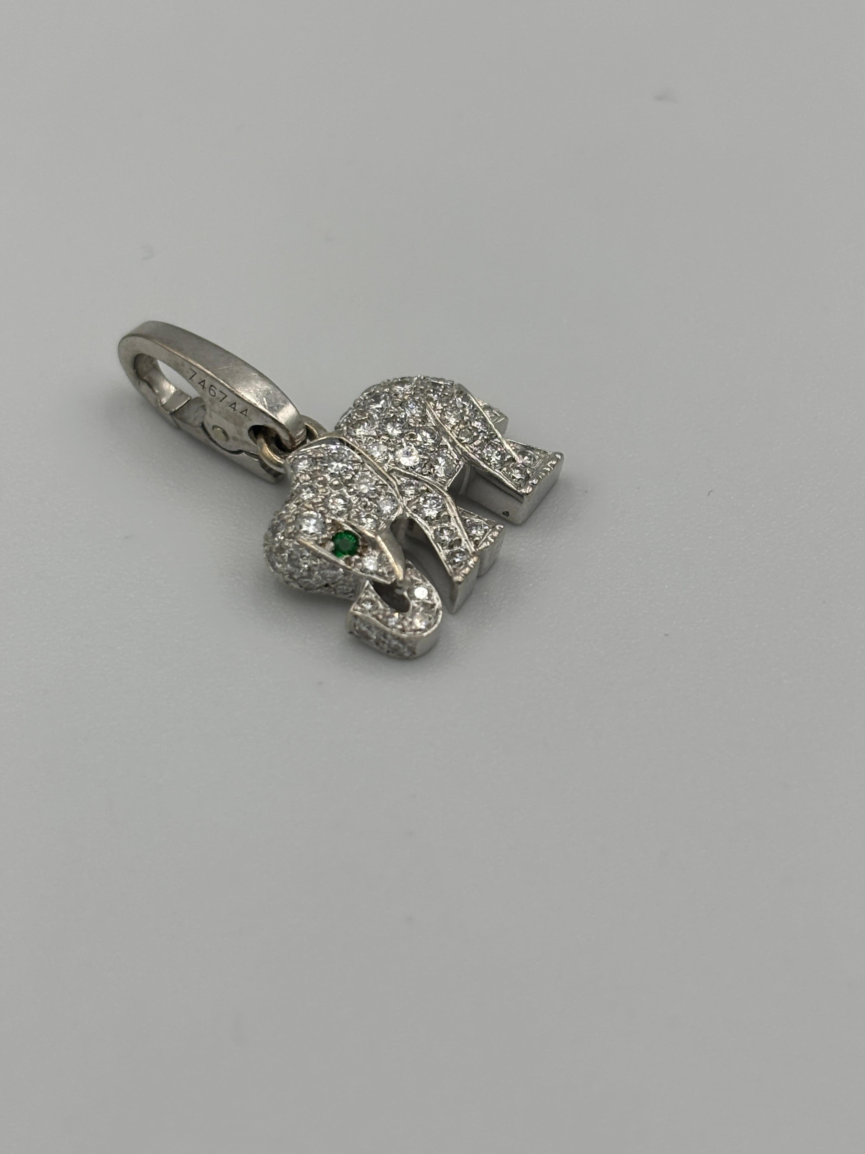 Contemporaneo Pendente a forma di elefante in oro bianco e diamanti di Cartier in vendita