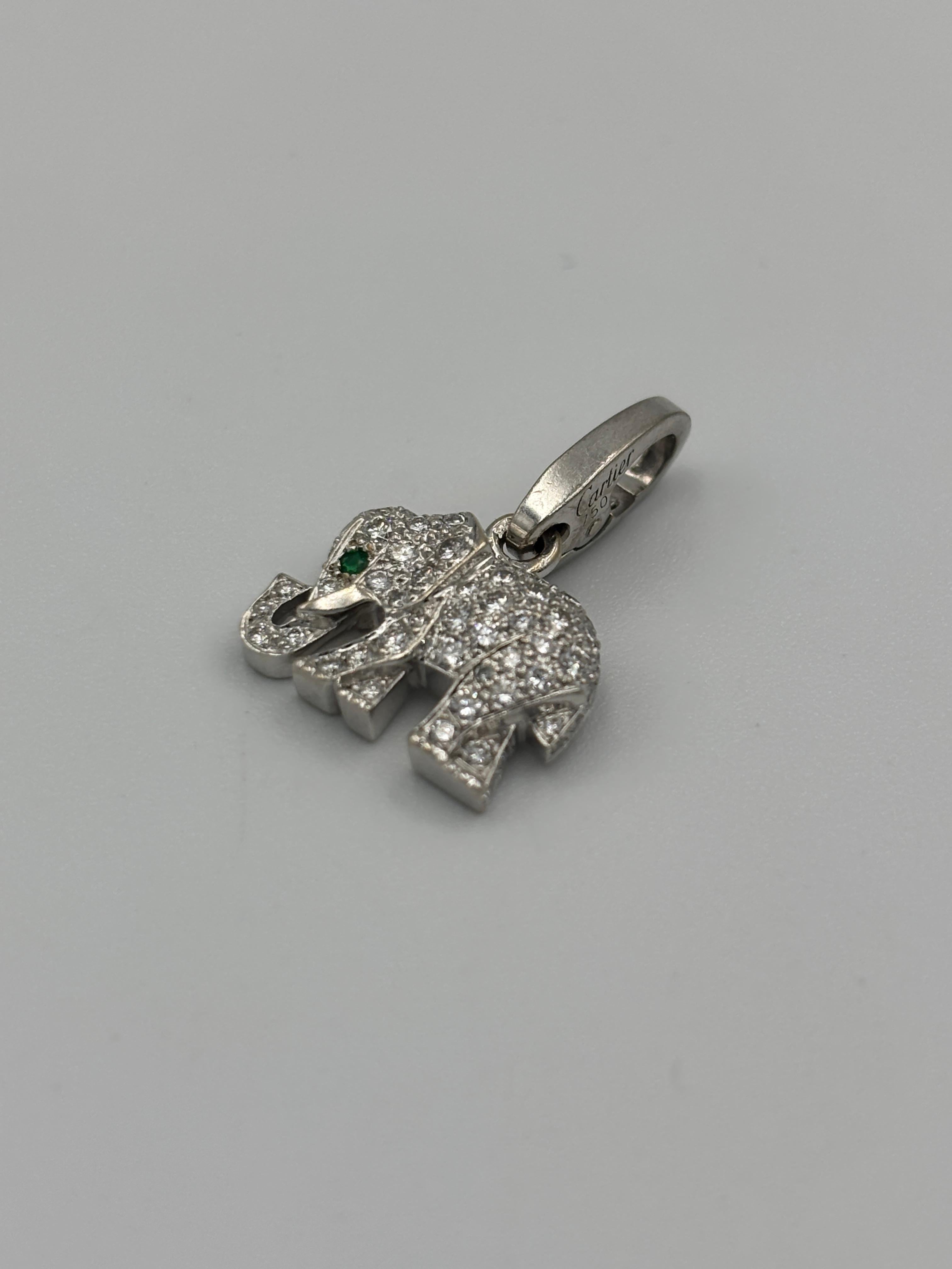 Taglio rotondo Pendente a forma di elefante in oro bianco e diamanti di Cartier in vendita
