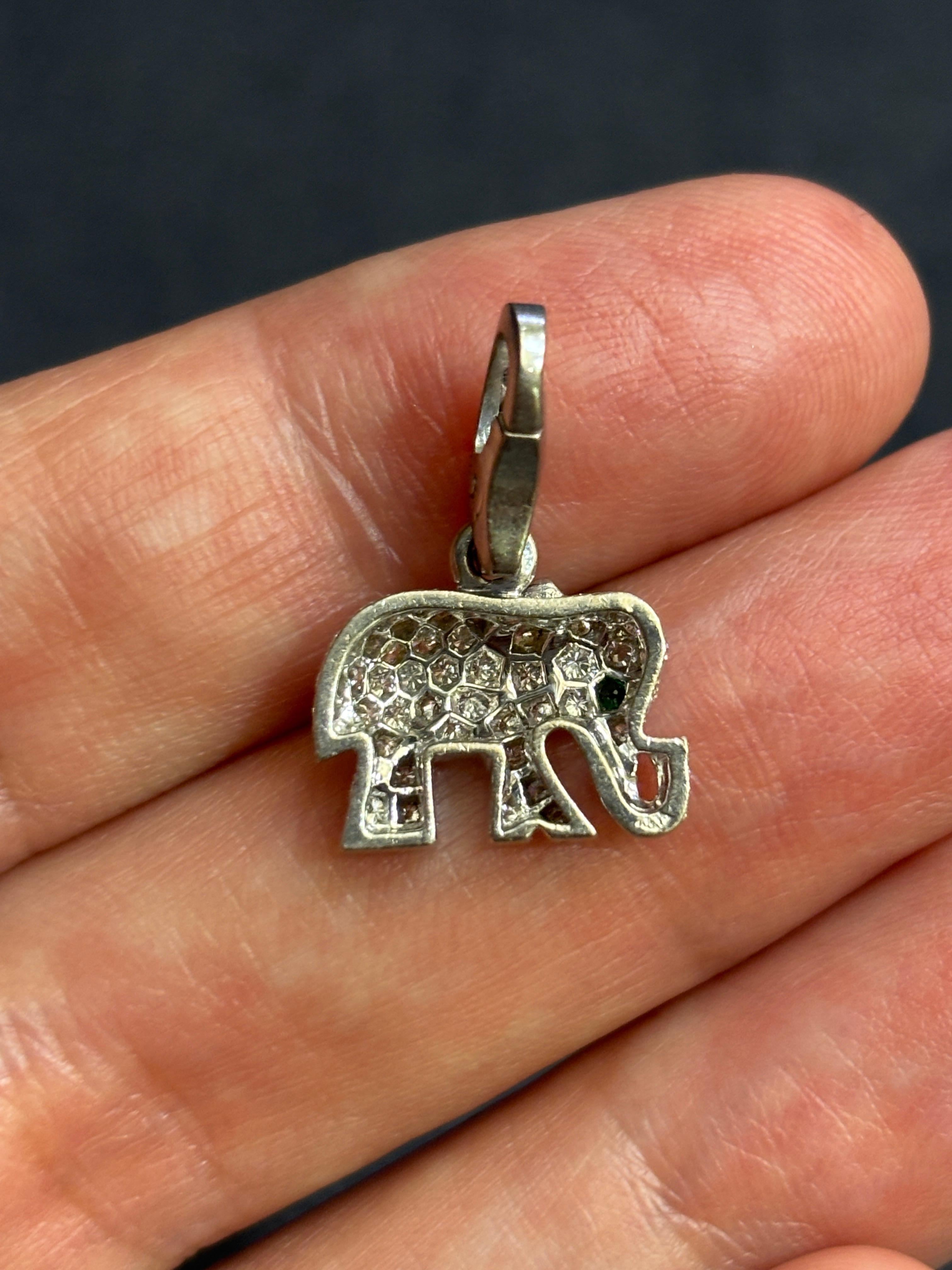 Pendente a forma di elefante in oro bianco e diamanti di Cartier in vendita 2