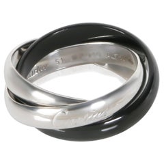 Anillo Trinity clásico de Cartier en oro blanco