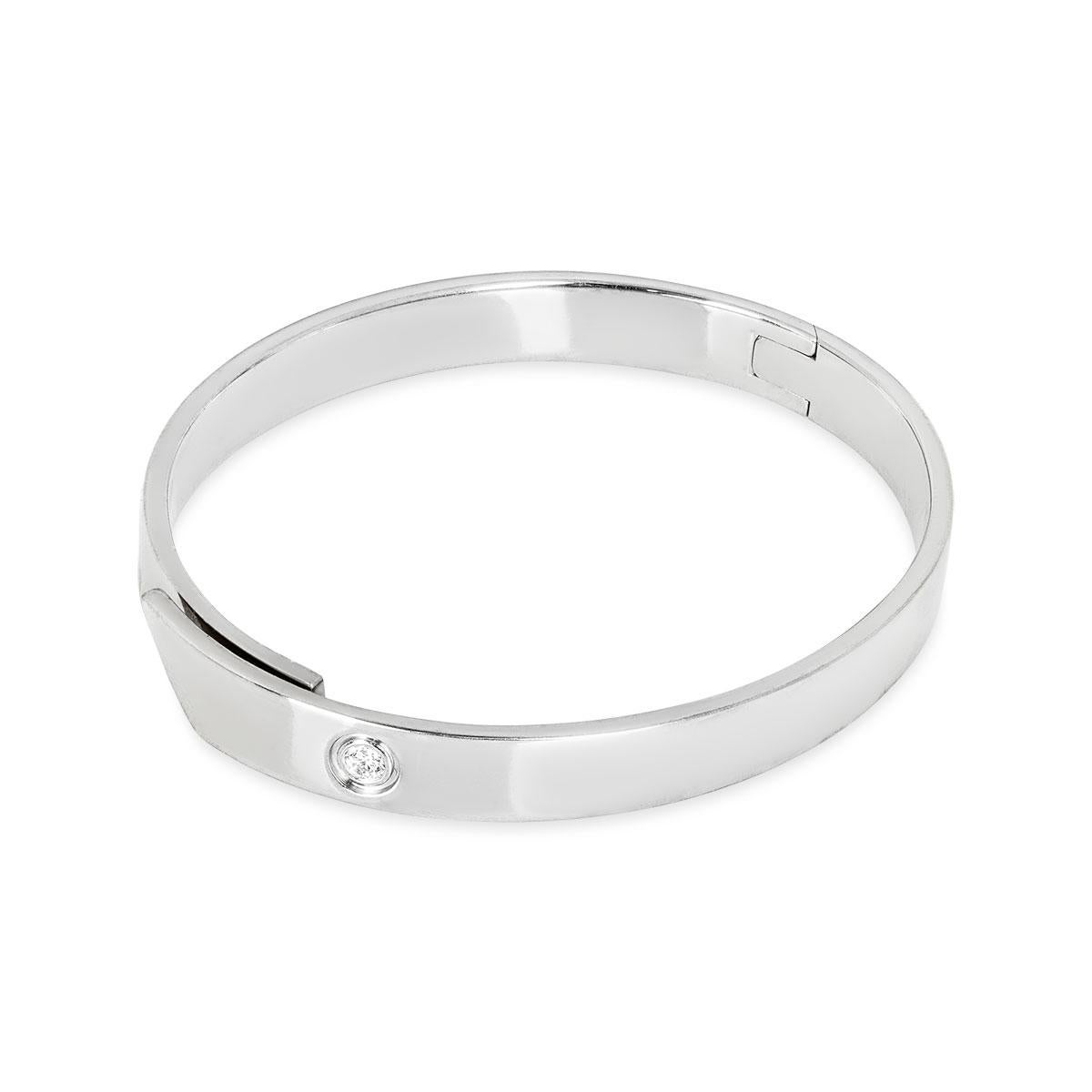 Taille ronde Cartier, bracelet anniversaire en or blanc et diamants, taille 17	 en vente
