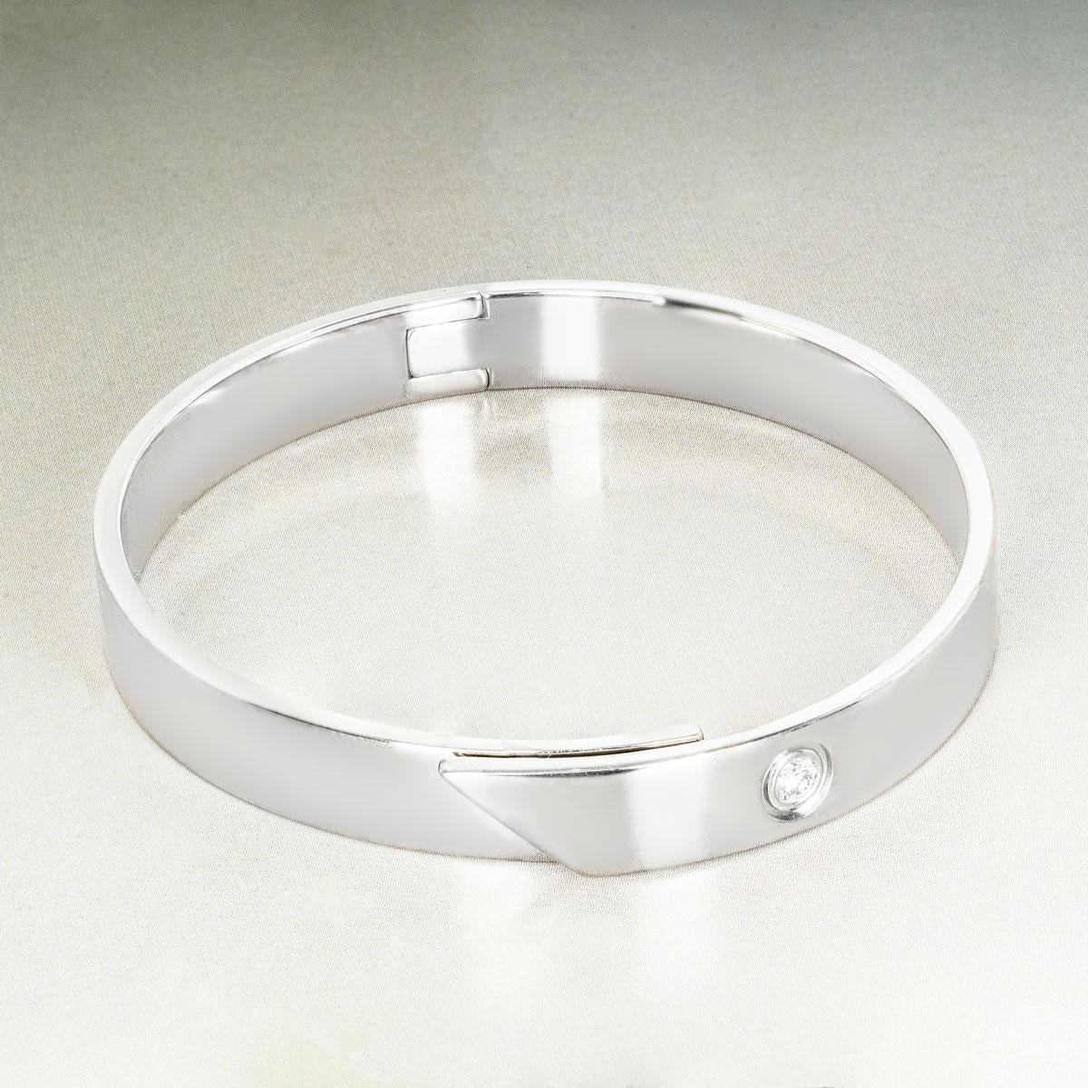 Cartier White Gold Diamond Anniversary Bangle Size 17	 In Excellent Condition For Sale In London, GB
