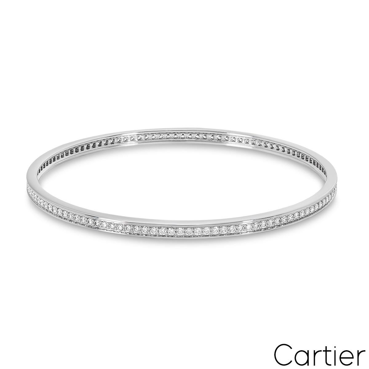Taille ronde Cartier Bracelet jonc en or blanc et diamants 2,90TDW en vente
