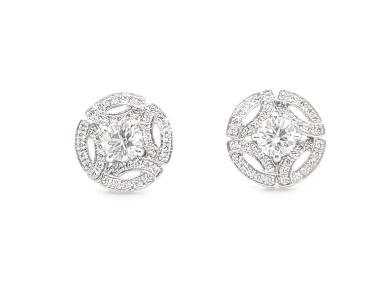 Boucles d'oreilles Galanterie de Cartier en or blanc et diamants sur 1stDibs