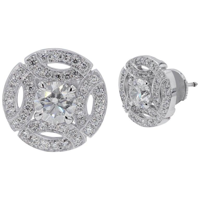 Boucles d'oreilles Galanterie de Cartier en or blanc et diamants sur 1stDibs