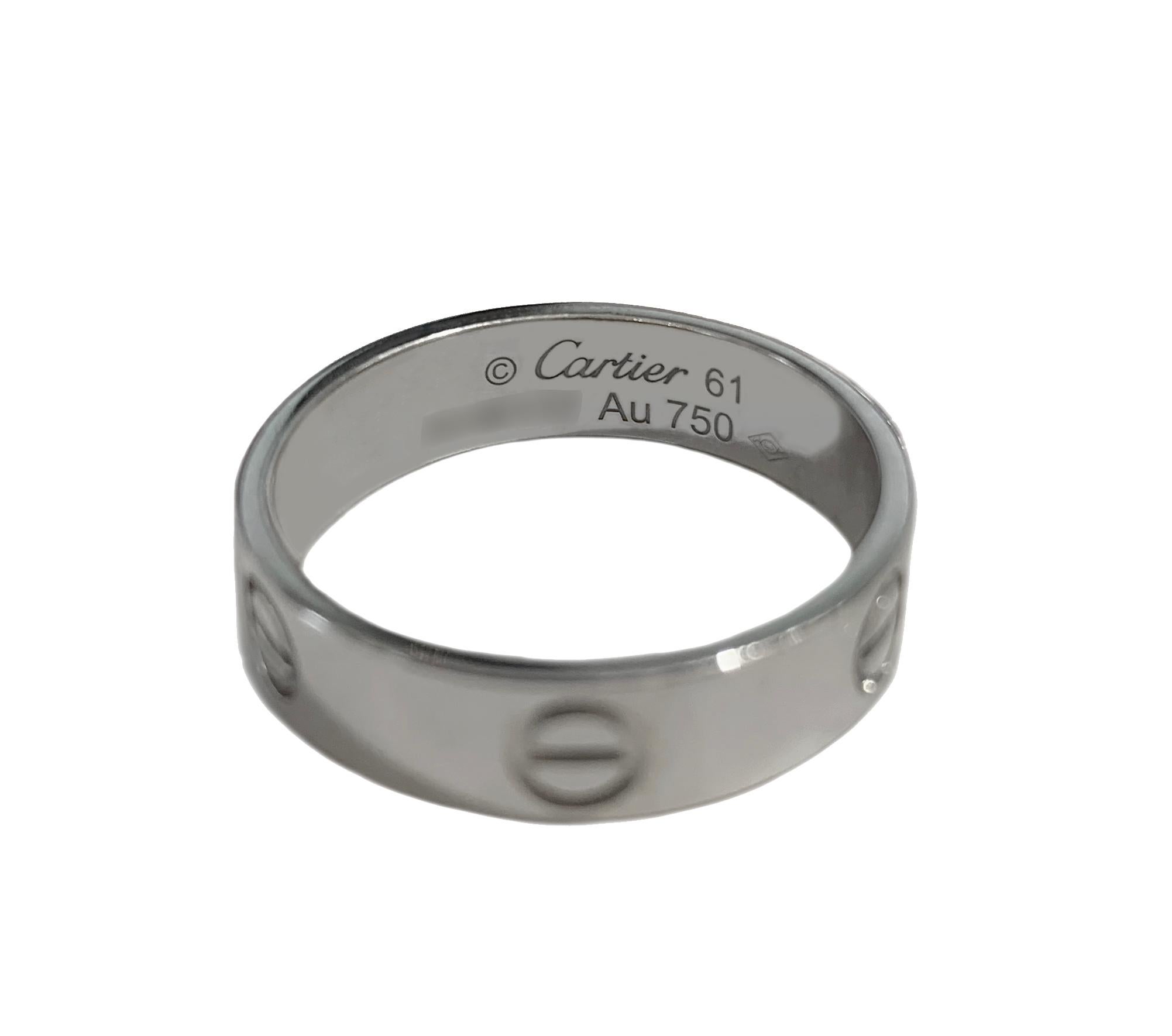 Mint condition
18 karat white gold
Ring size: 61/9.5
Width: 6mm
Comes with Cartier box, no papers