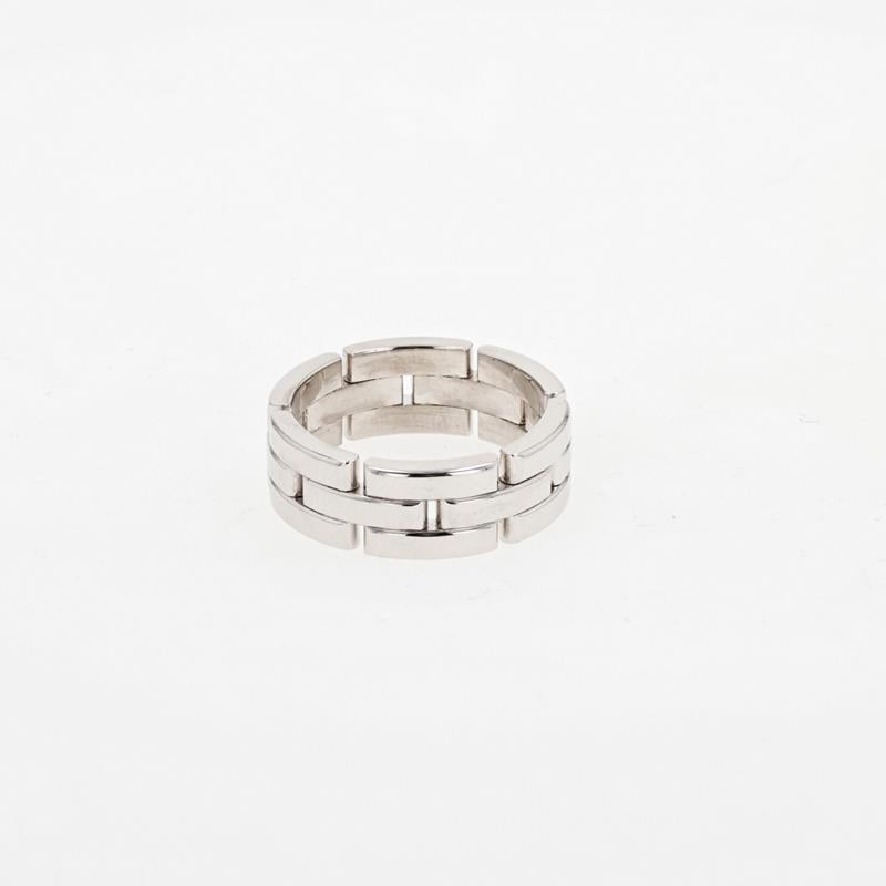 Ein Ring aus 18 Karat Weißgold Cartier Maillon de Cartier, bestehend aus ineinandergreifenden rechteckigen Segmenten. Der Ring Maillon wurde im Rahmen der Cartier Panthere Kollektion entworfen und erinnert an die Glieder des beliebten Zeitmessers