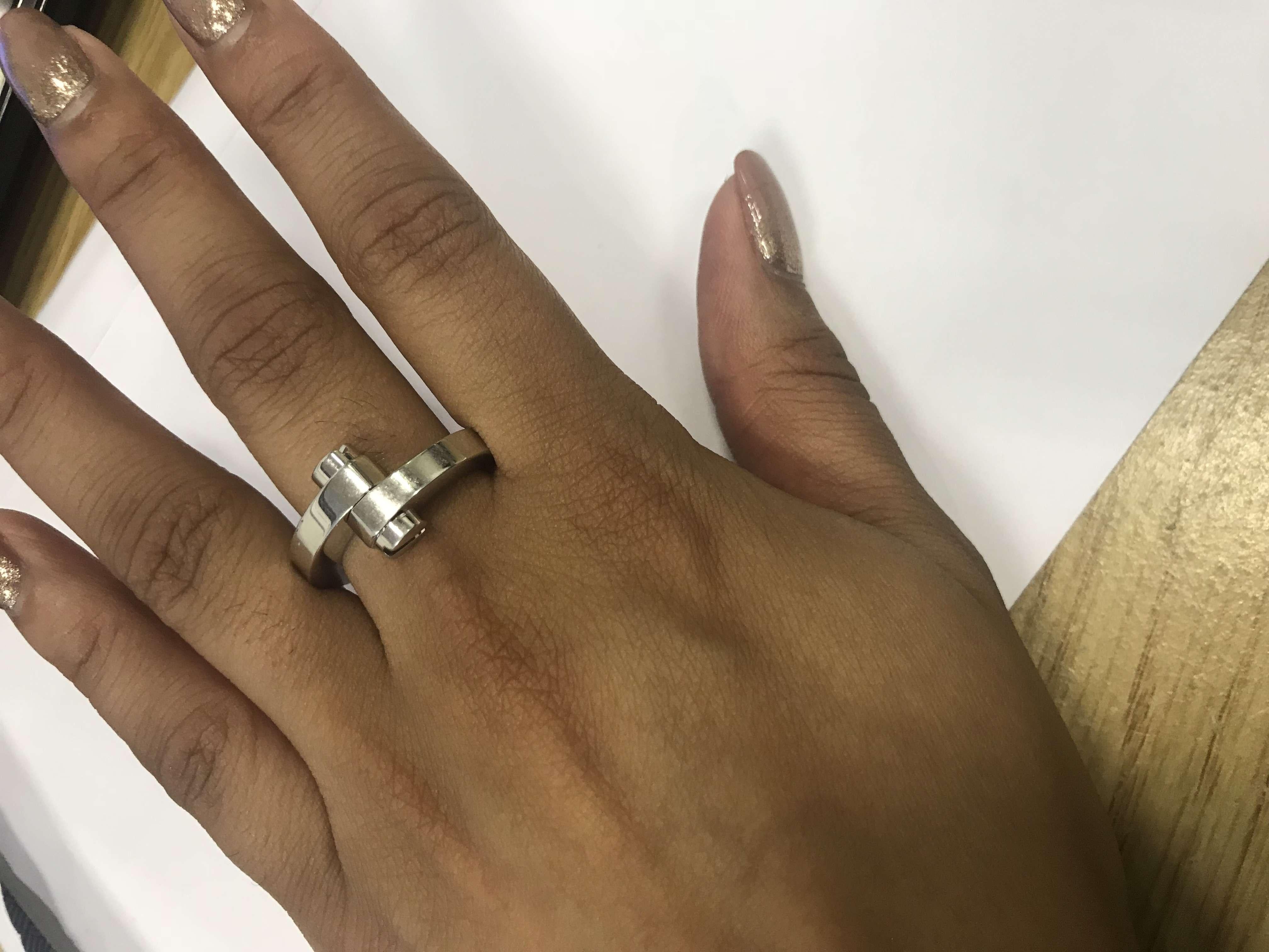 Cartier White Gold Menotte Ring In Excellent Condition In London, GB