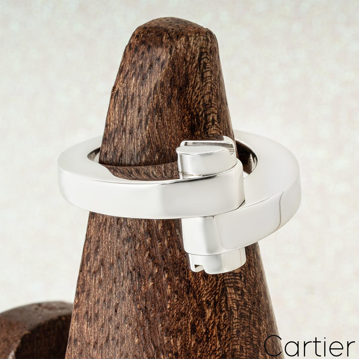 Cartier Bague Menotte en or blanc en vente 4